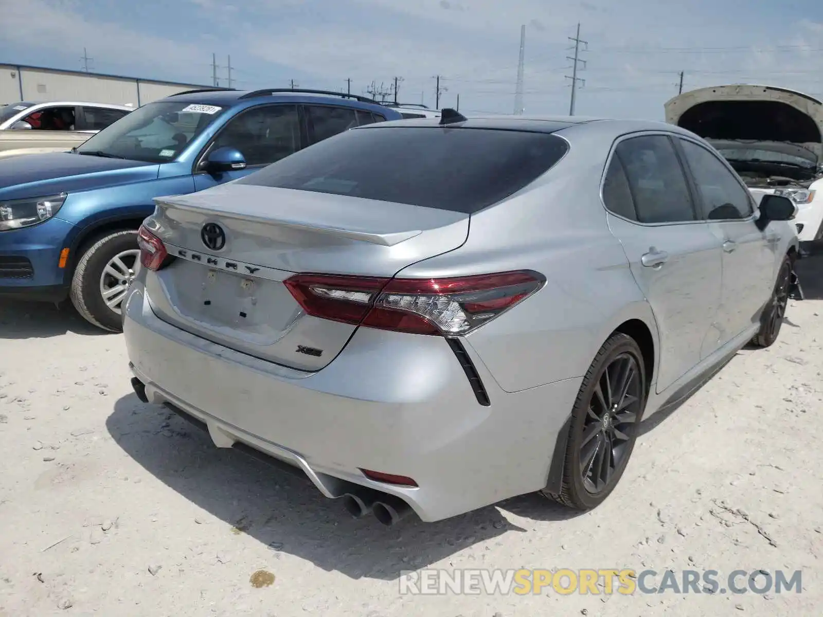 4 Photograph of a damaged car 4T1K61AKXMU515014 TOYOTA CAMRY 2021