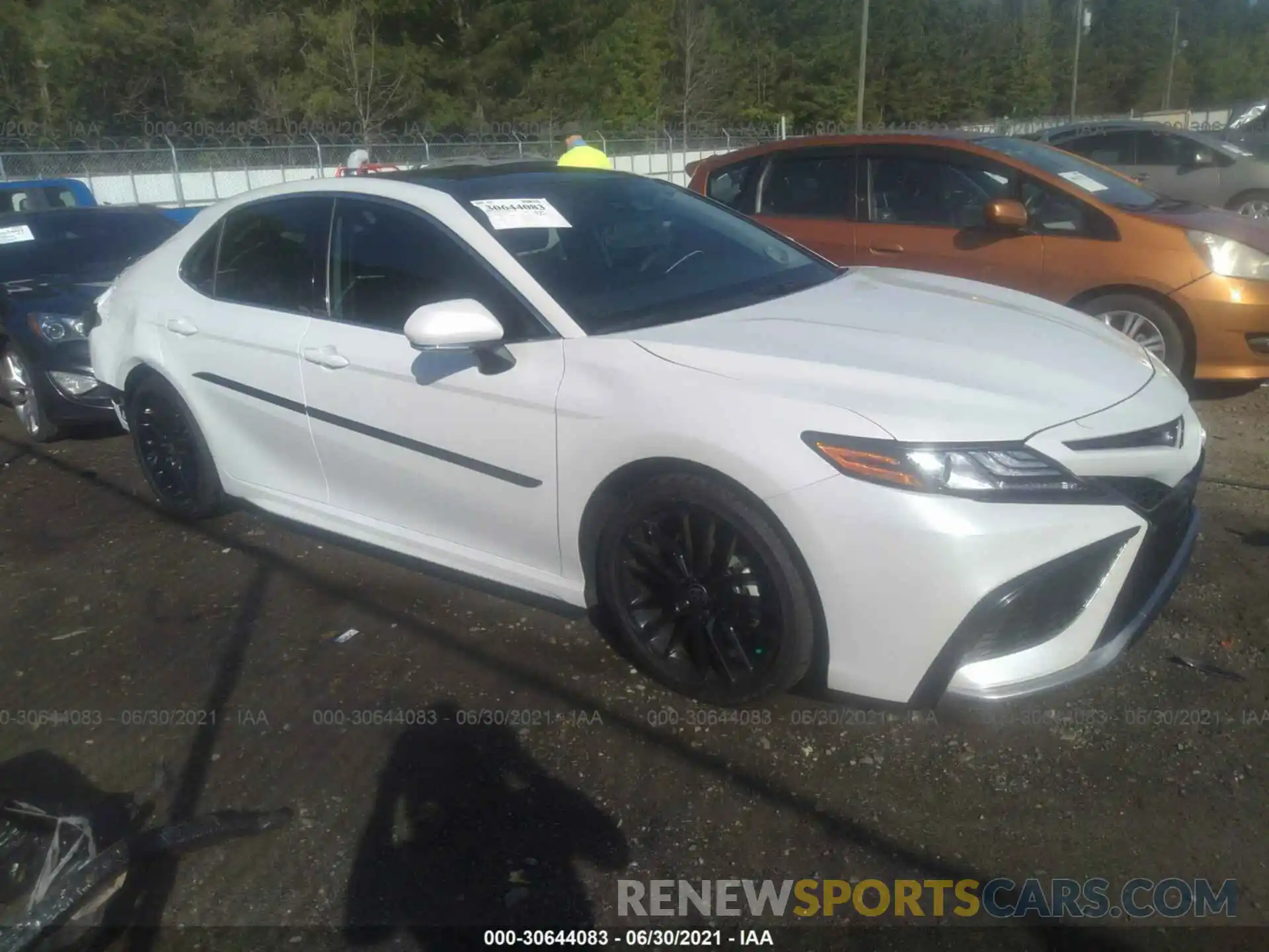 1 Photograph of a damaged car 4T1K61AKXMU531942 TOYOTA CAMRY 2021