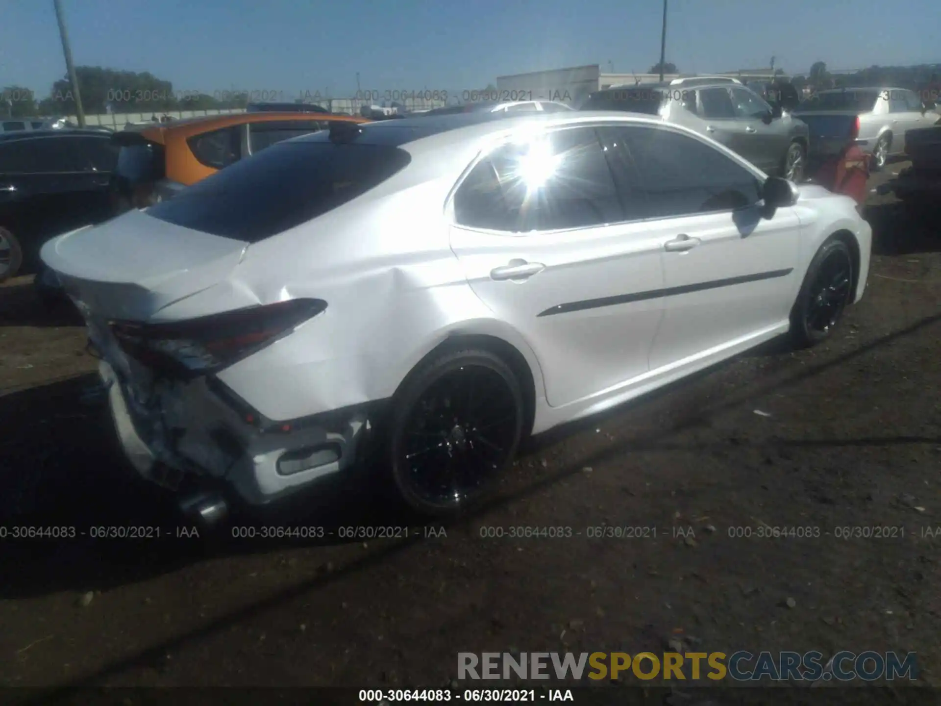 4 Photograph of a damaged car 4T1K61AKXMU531942 TOYOTA CAMRY 2021