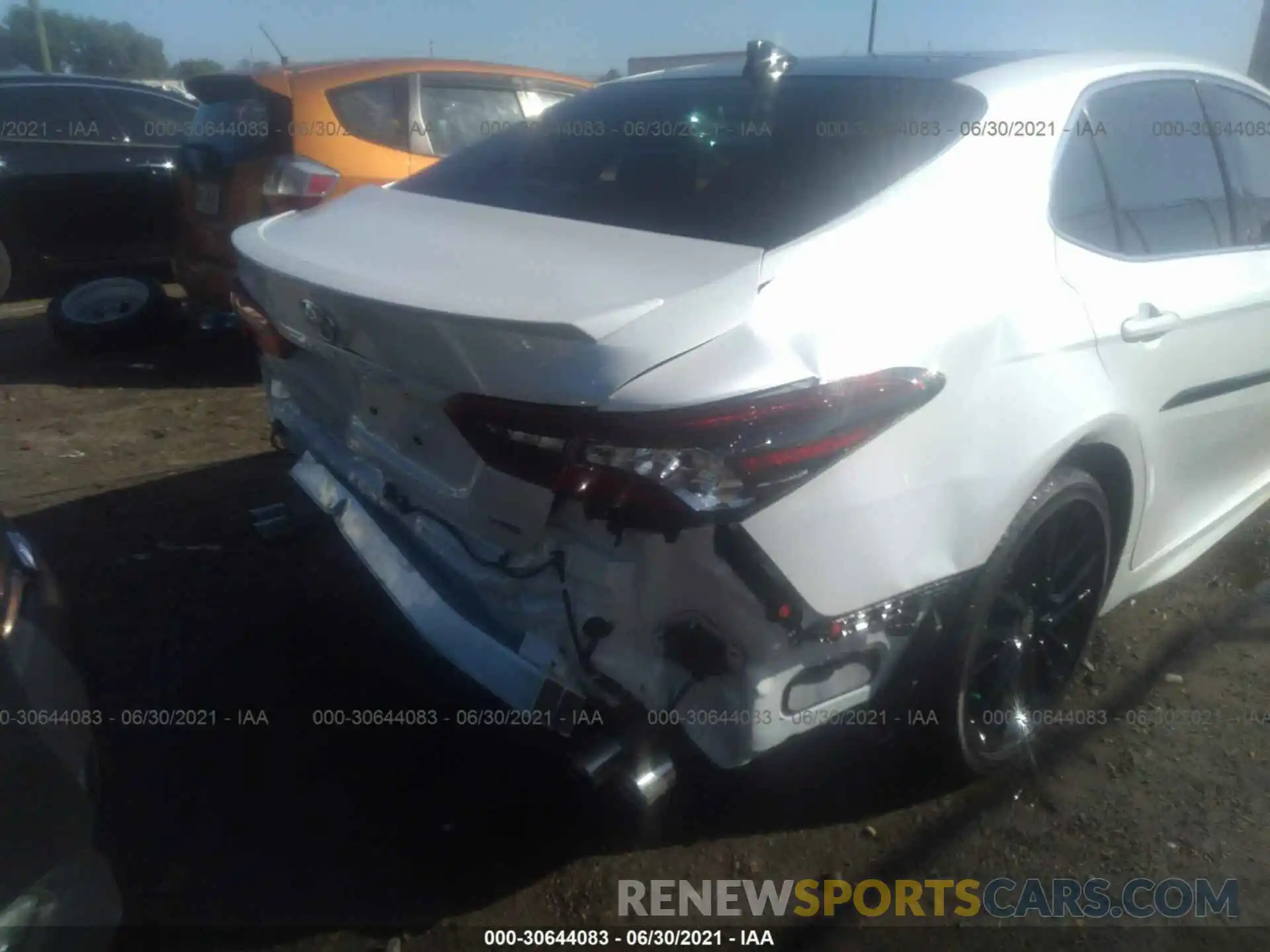 6 Photograph of a damaged car 4T1K61AKXMU531942 TOYOTA CAMRY 2021