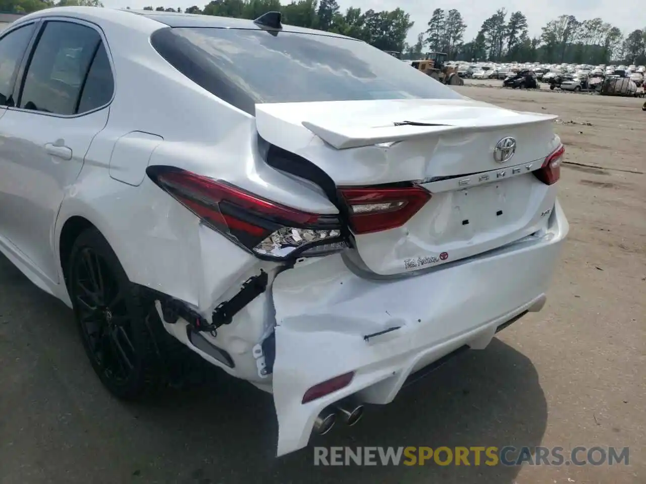 9 Photograph of a damaged car 4T1K61AKXMU545890 TOYOTA CAMRY 2021