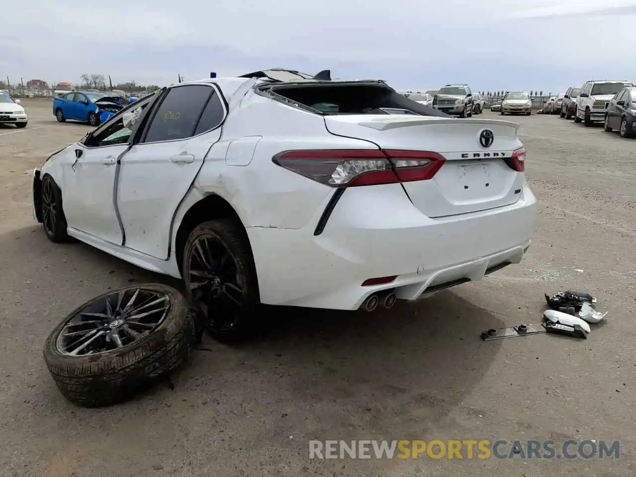 3 Photograph of a damaged car 4T1K61AKXMU557585 TOYOTA CAMRY 2021