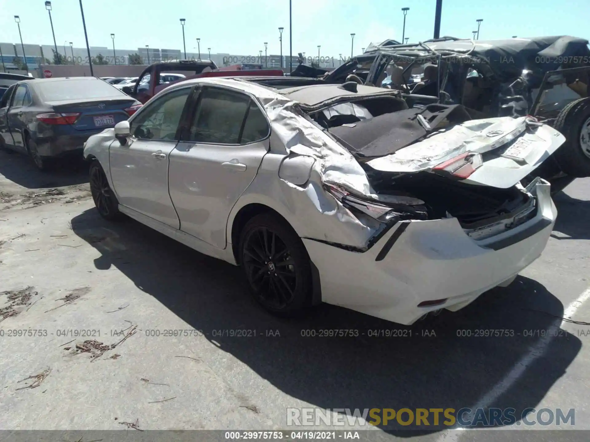 3 Photograph of a damaged car 4T1K61AKXMU560924 TOYOTA CAMRY 2021