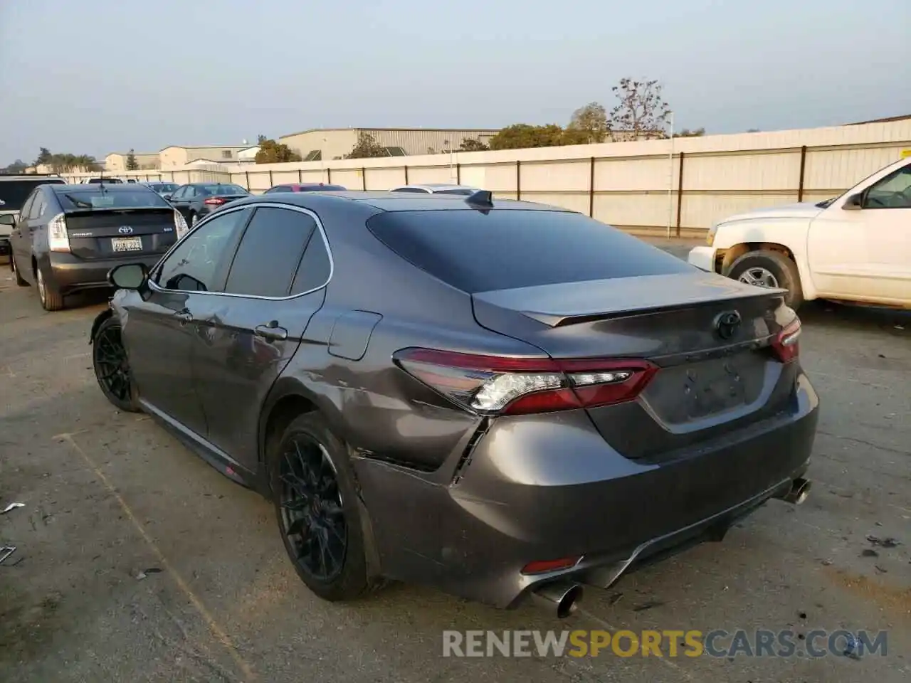 3 Photograph of a damaged car 4T1K61AKXMU562432 TOYOTA CAMRY 2021