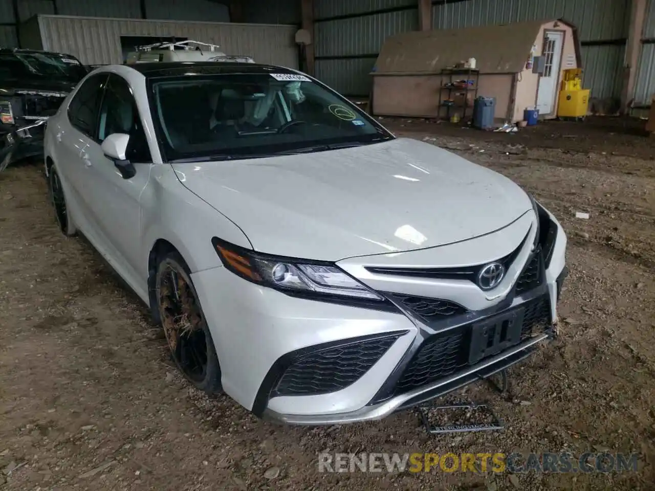 1 Photograph of a damaged car 4T1K61AKXMU584107 TOYOTA CAMRY 2021