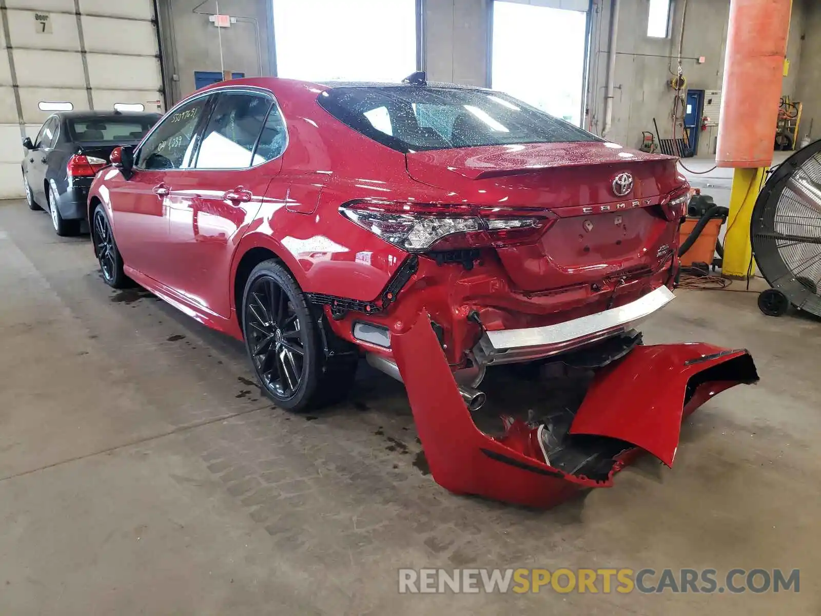 3 Photograph of a damaged car 4T1K61BK0MU039046 TOYOTA CAMRY 2021