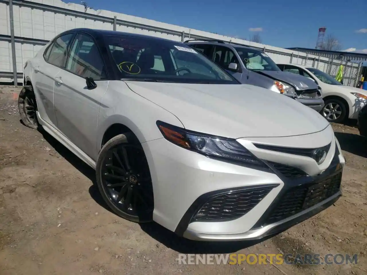 1 Photograph of a damaged car 4T1K61BK0MU040990 TOYOTA CAMRY 2021