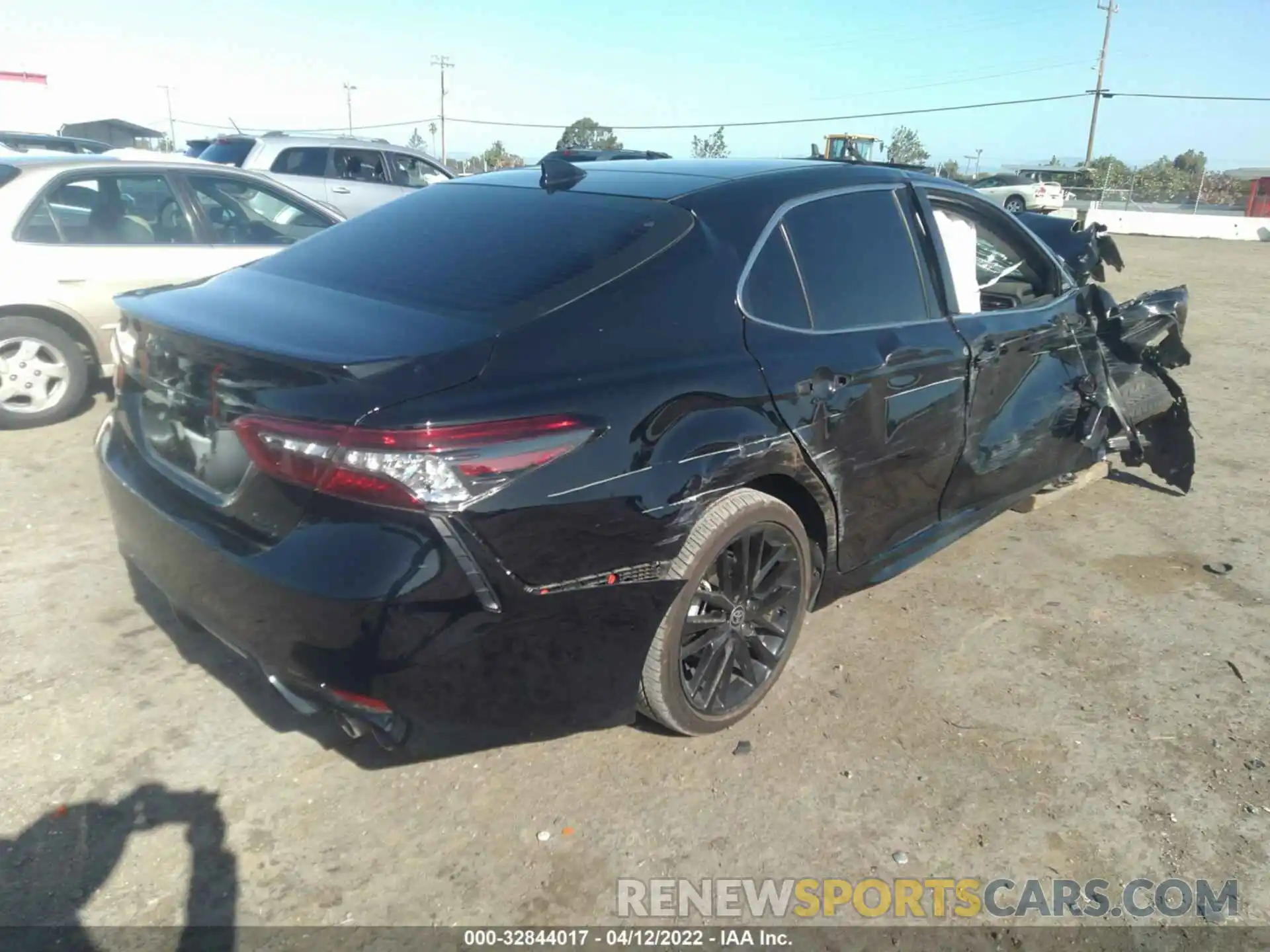 4 Photograph of a damaged car 4T1K61BK0MU045302 TOYOTA CAMRY 2021