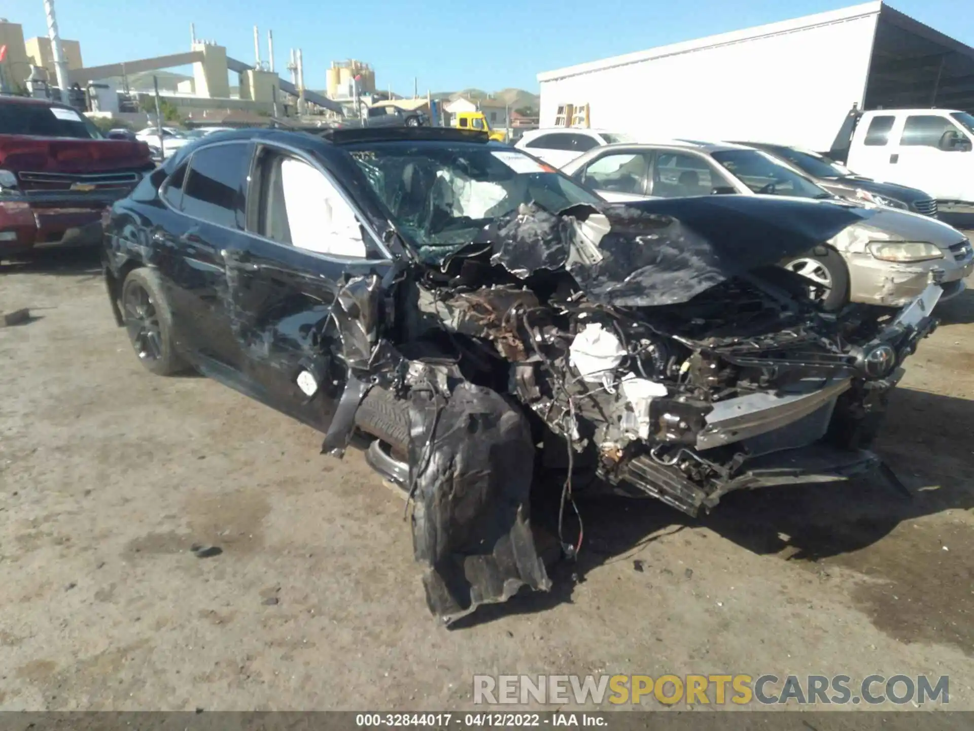 6 Photograph of a damaged car 4T1K61BK0MU045302 TOYOTA CAMRY 2021