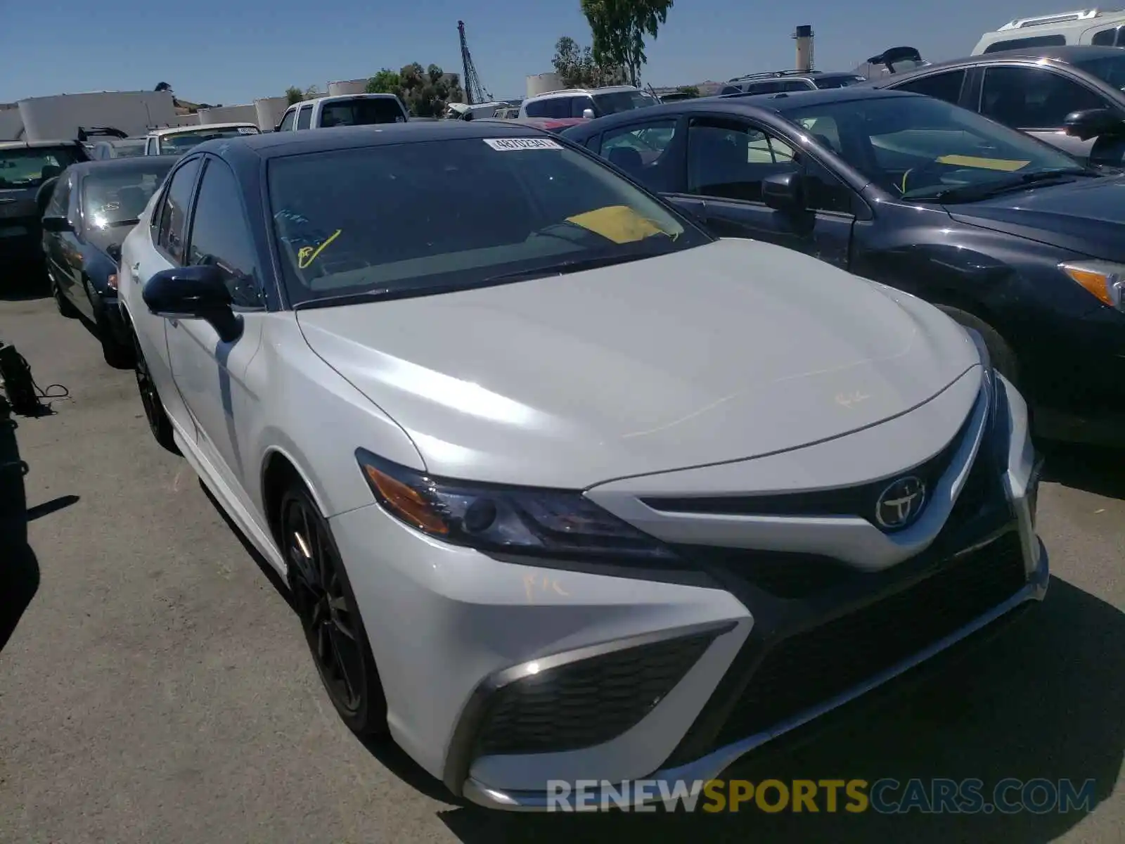 1 Photograph of a damaged car 4T1K61BK2MU021311 TOYOTA CAMRY 2021