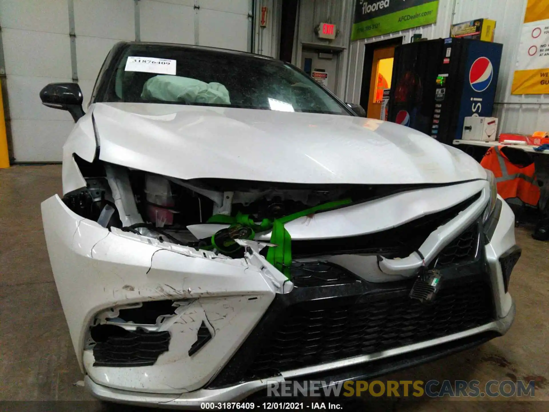 6 Photograph of a damaged car 4T1K61BK3MU032902 TOYOTA CAMRY 2021