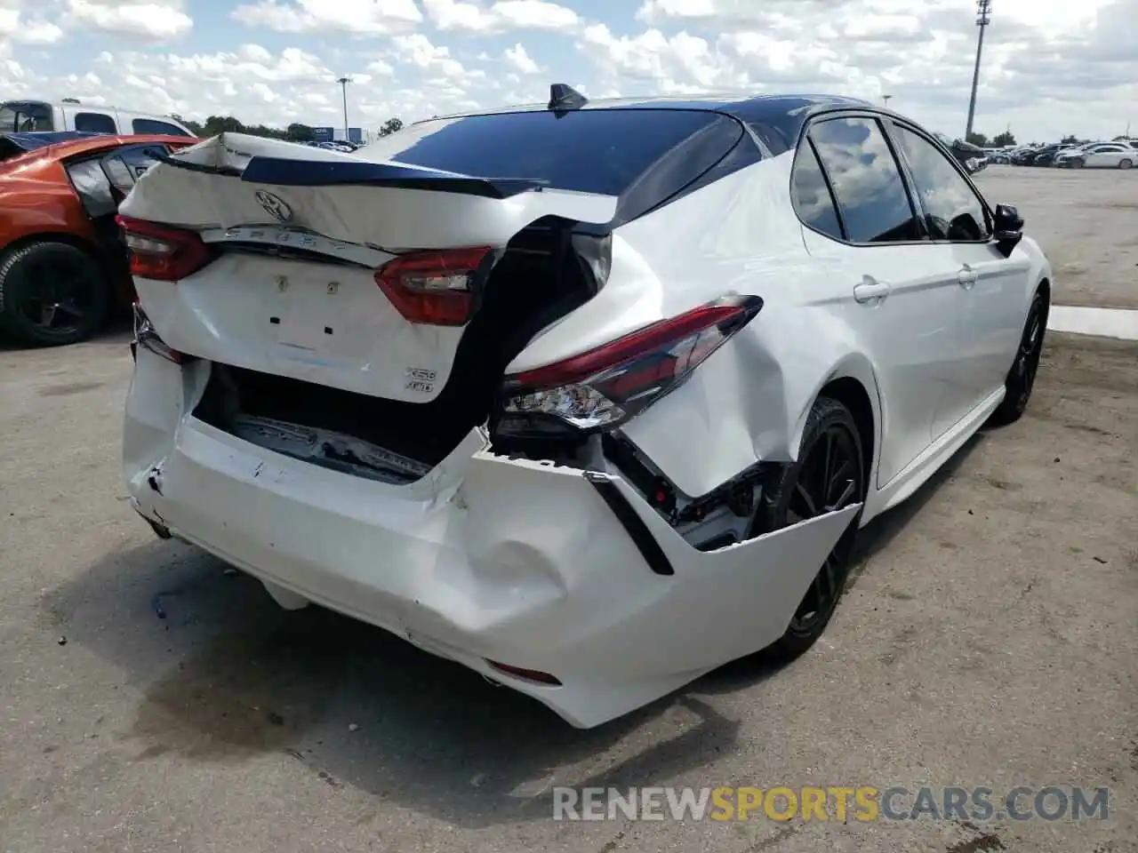 4 Photograph of a damaged car 4T1K61BK3MU038229 TOYOTA CAMRY 2021