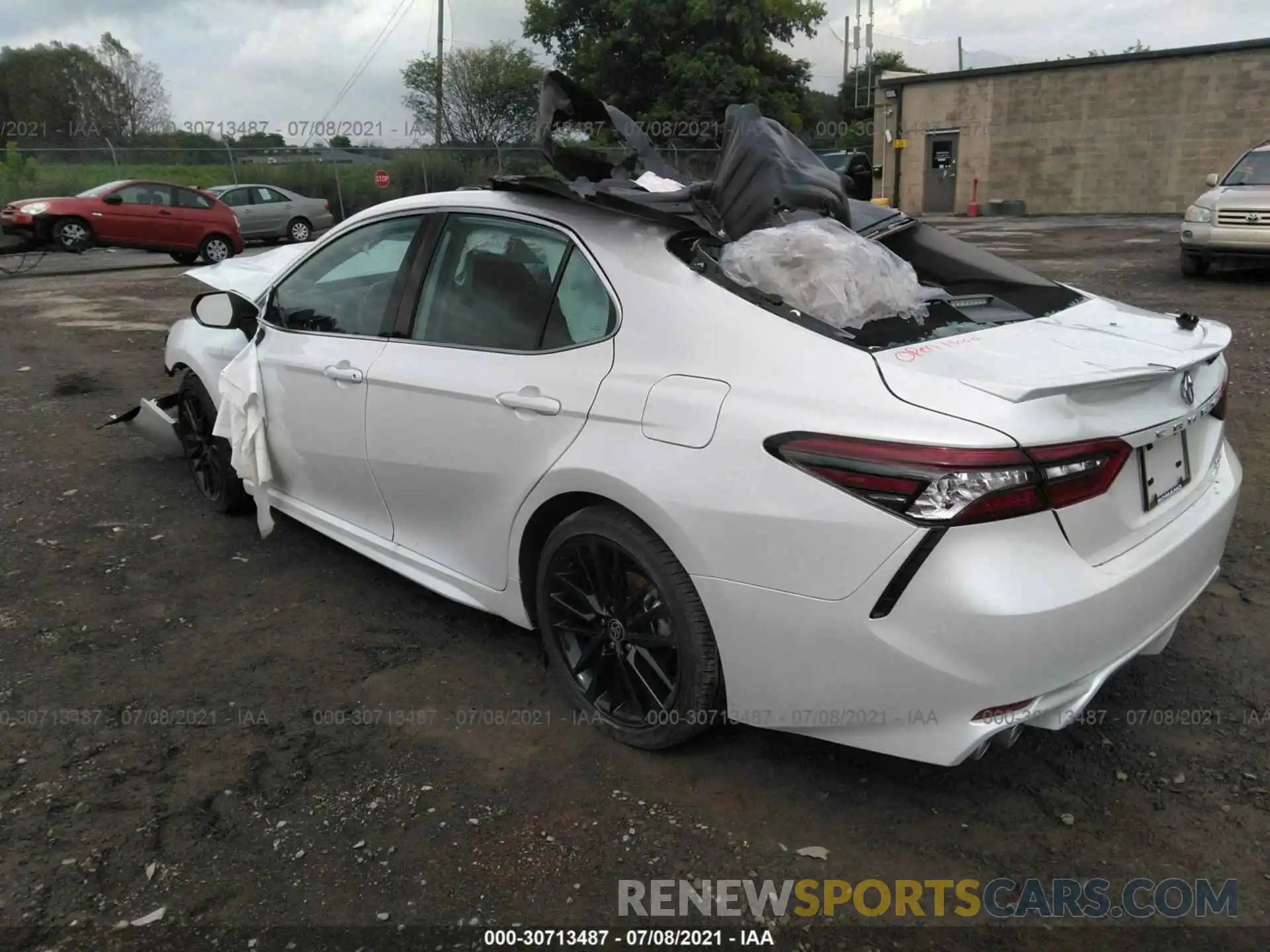 3 Photograph of a damaged car 4T1K61BK4MU036019 TOYOTA CAMRY 2021