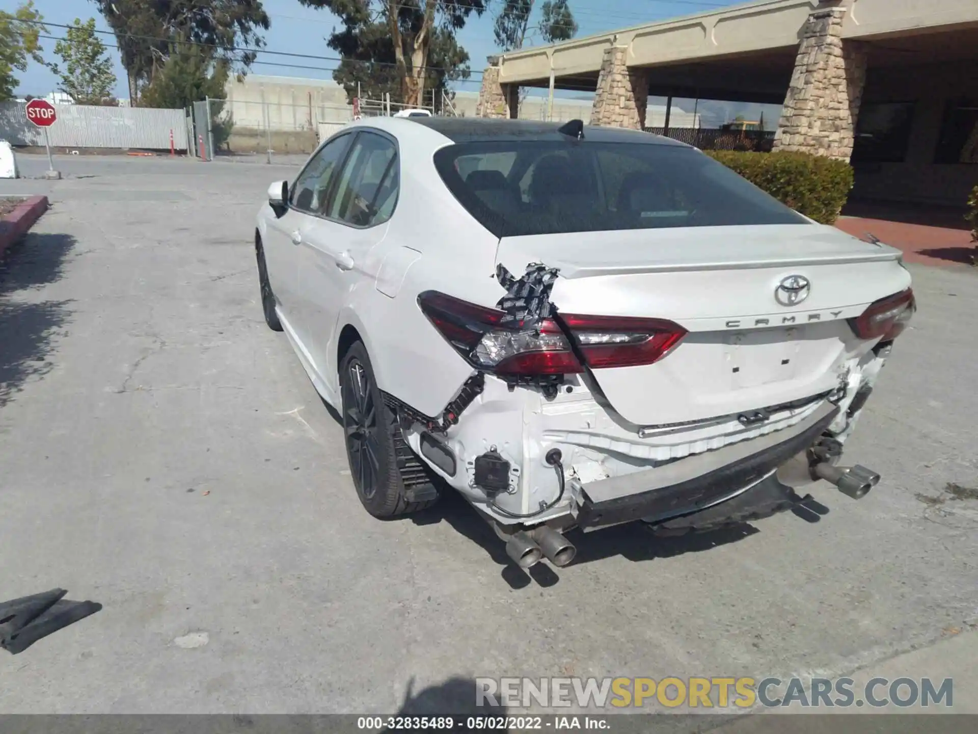 3 Photograph of a damaged car 4T1K61BK5MU040581 TOYOTA CAMRY 2021