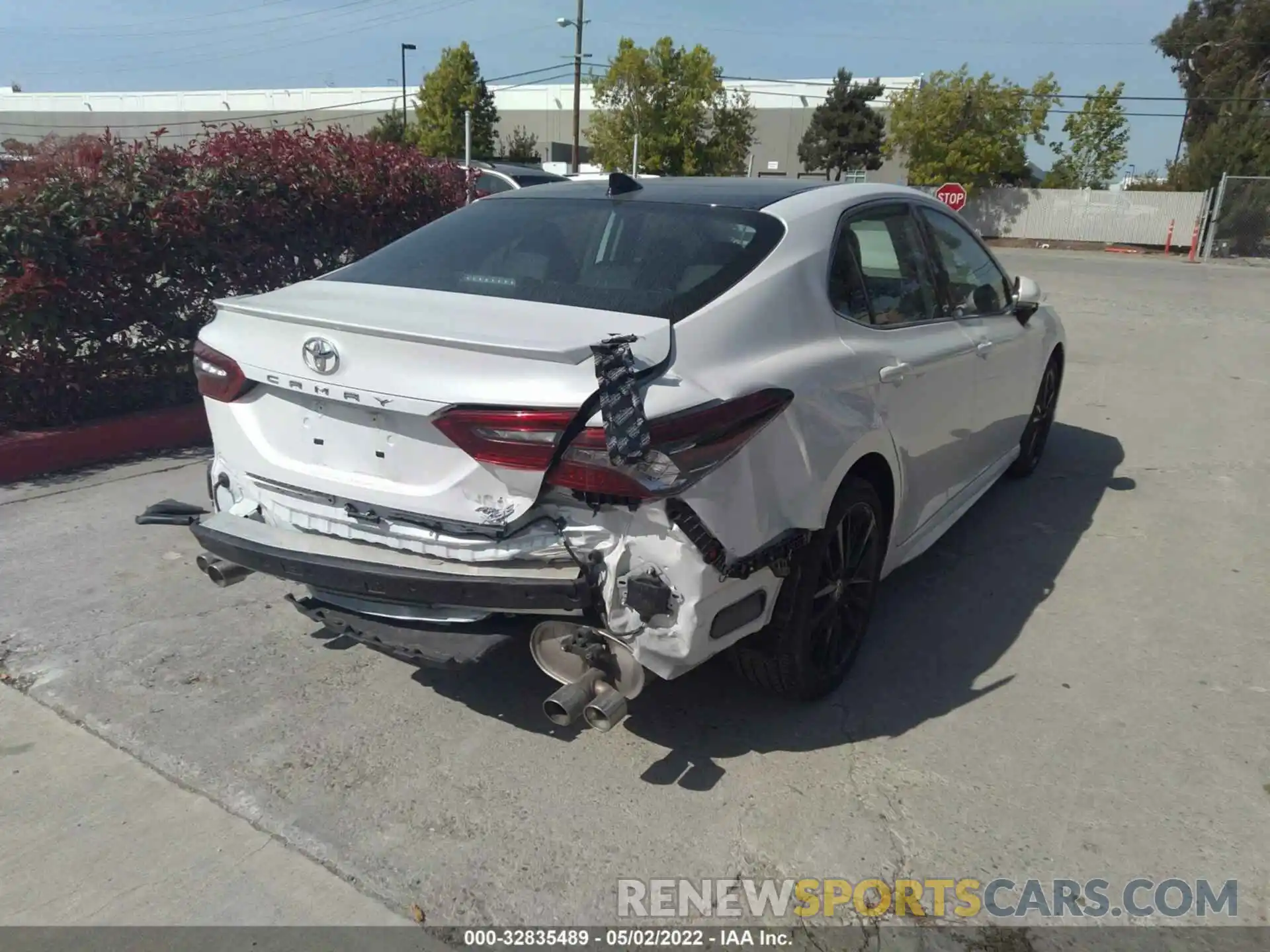 4 Photograph of a damaged car 4T1K61BK5MU040581 TOYOTA CAMRY 2021