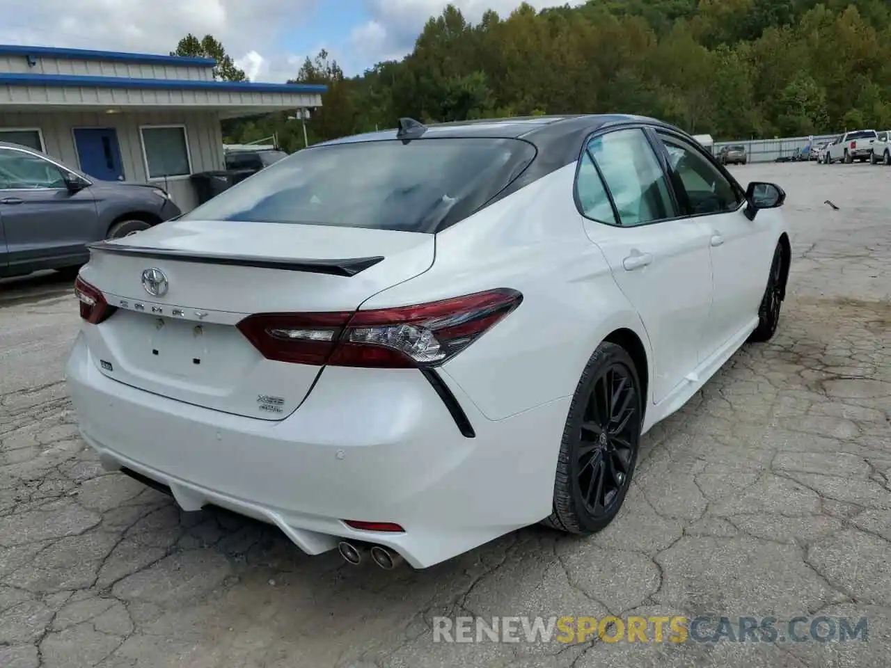 4 Photograph of a damaged car 4T1K61BK6MU025135 TOYOTA CAMRY 2021