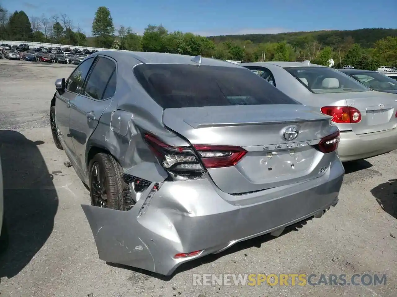 3 Photograph of a damaged car 4T1K61BK7MU022843 TOYOTA CAMRY 2021