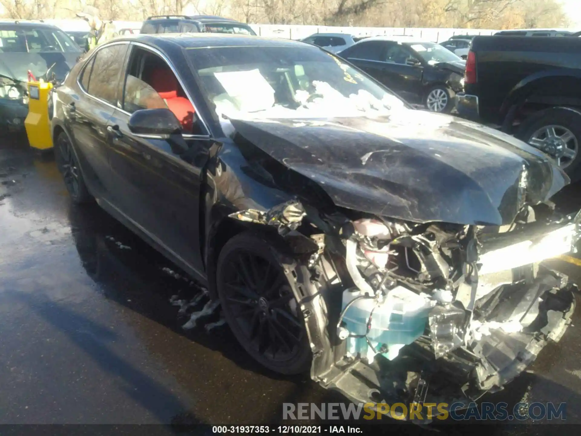 1 Photograph of a damaged car 4T1K61BK8MU027517 TOYOTA CAMRY 2021