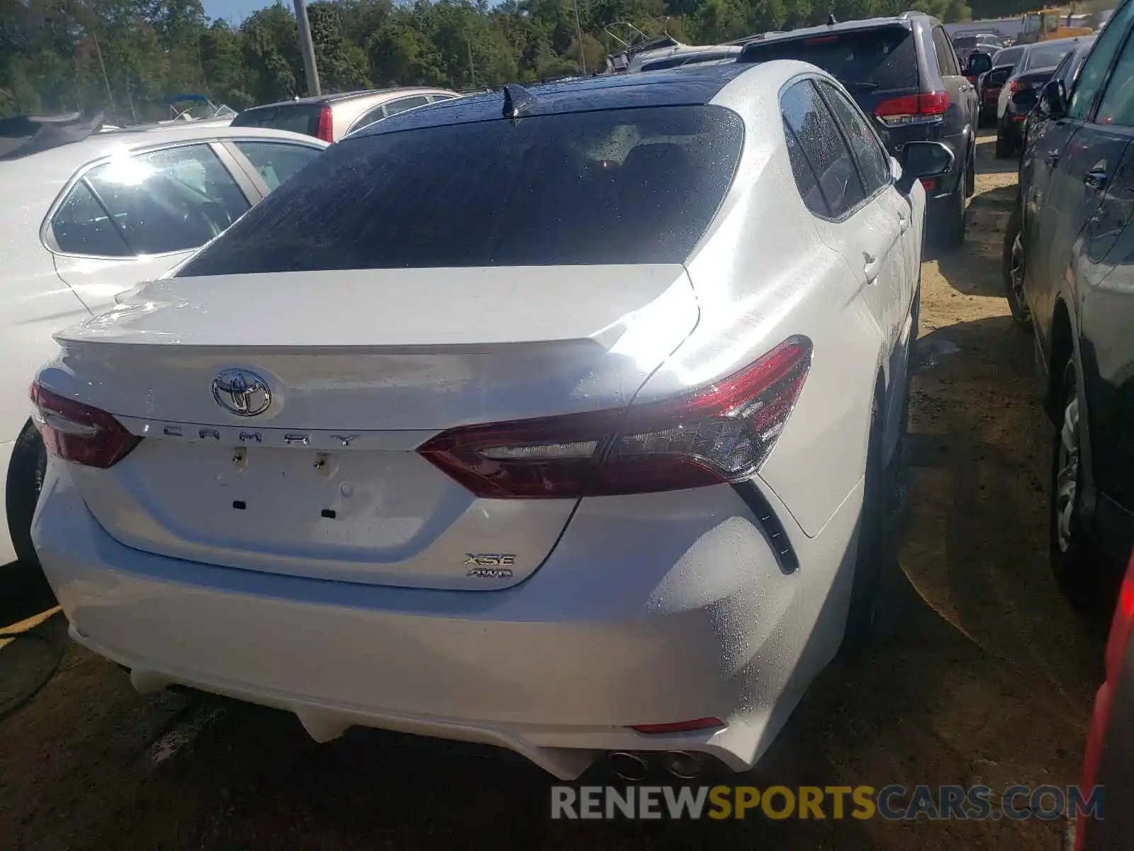 4 Photograph of a damaged car 4T1K61BK8MU036654 TOYOTA CAMRY 2021