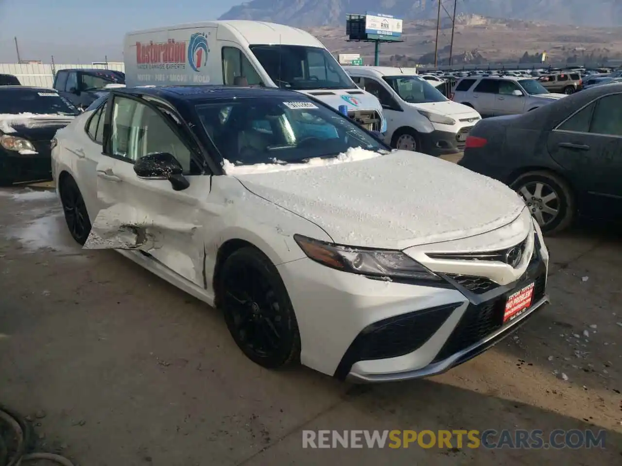 1 Photograph of a damaged car 4T1K61BKXMU045341 TOYOTA CAMRY 2021