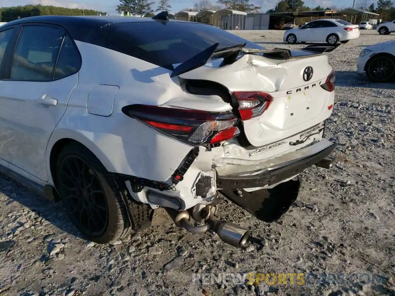 9 Photograph of a damaged car 4T1KZ1AK0MU049813 TOYOTA CAMRY 2021