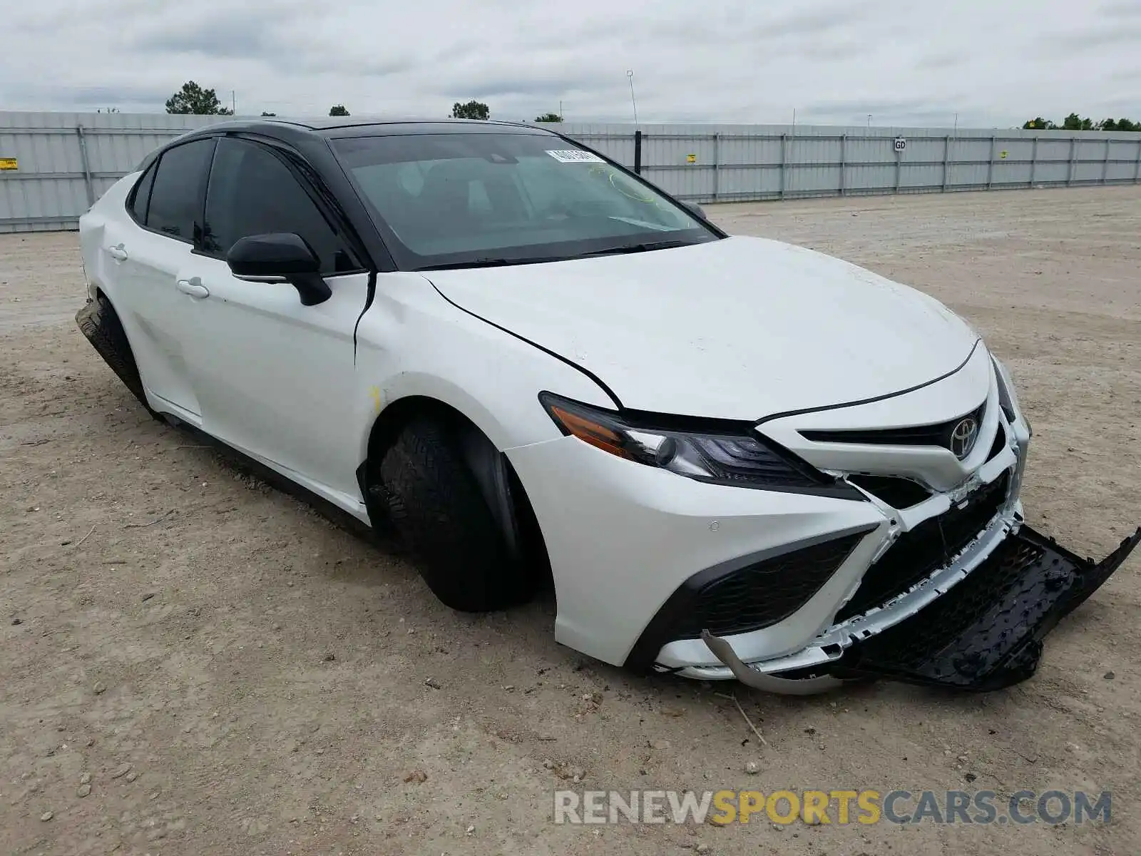 1 Photograph of a damaged car 4T1KZ1AK0MU052856 TOYOTA CAMRY 2021