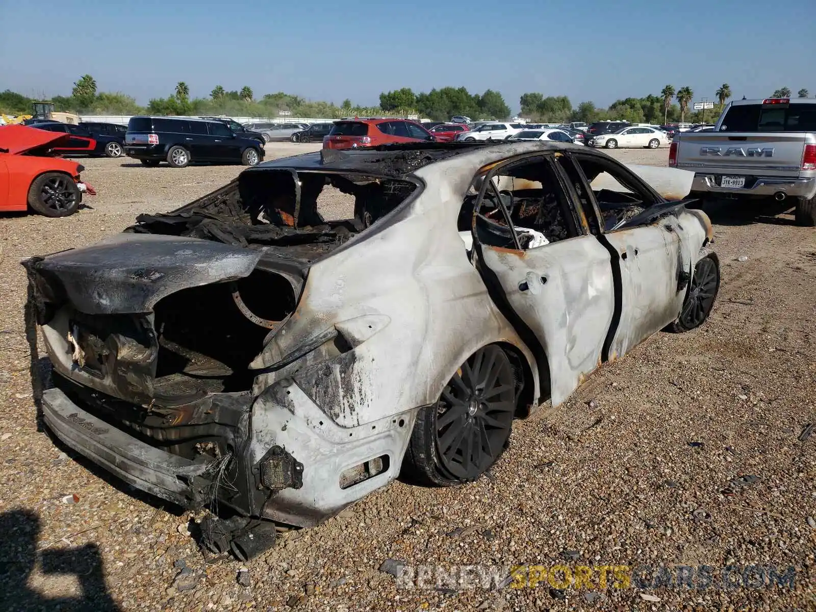 4 Photograph of a damaged car 4T1KZ1AK1MU057337 TOYOTA CAMRY 2021