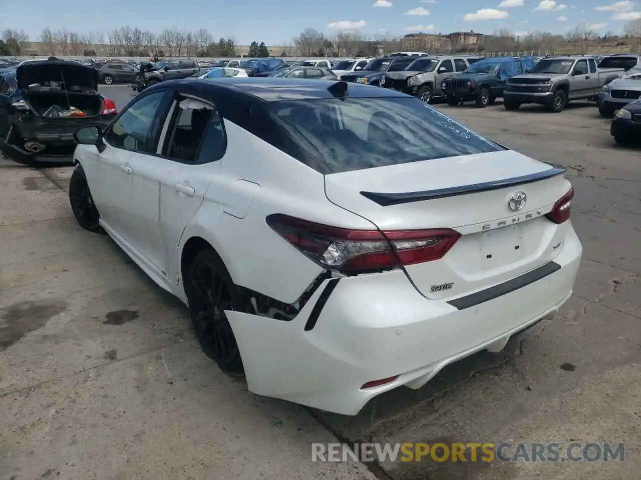 3 Photograph of a damaged car 4T1KZ1AK1MU060125 TOYOTA CAMRY 2021