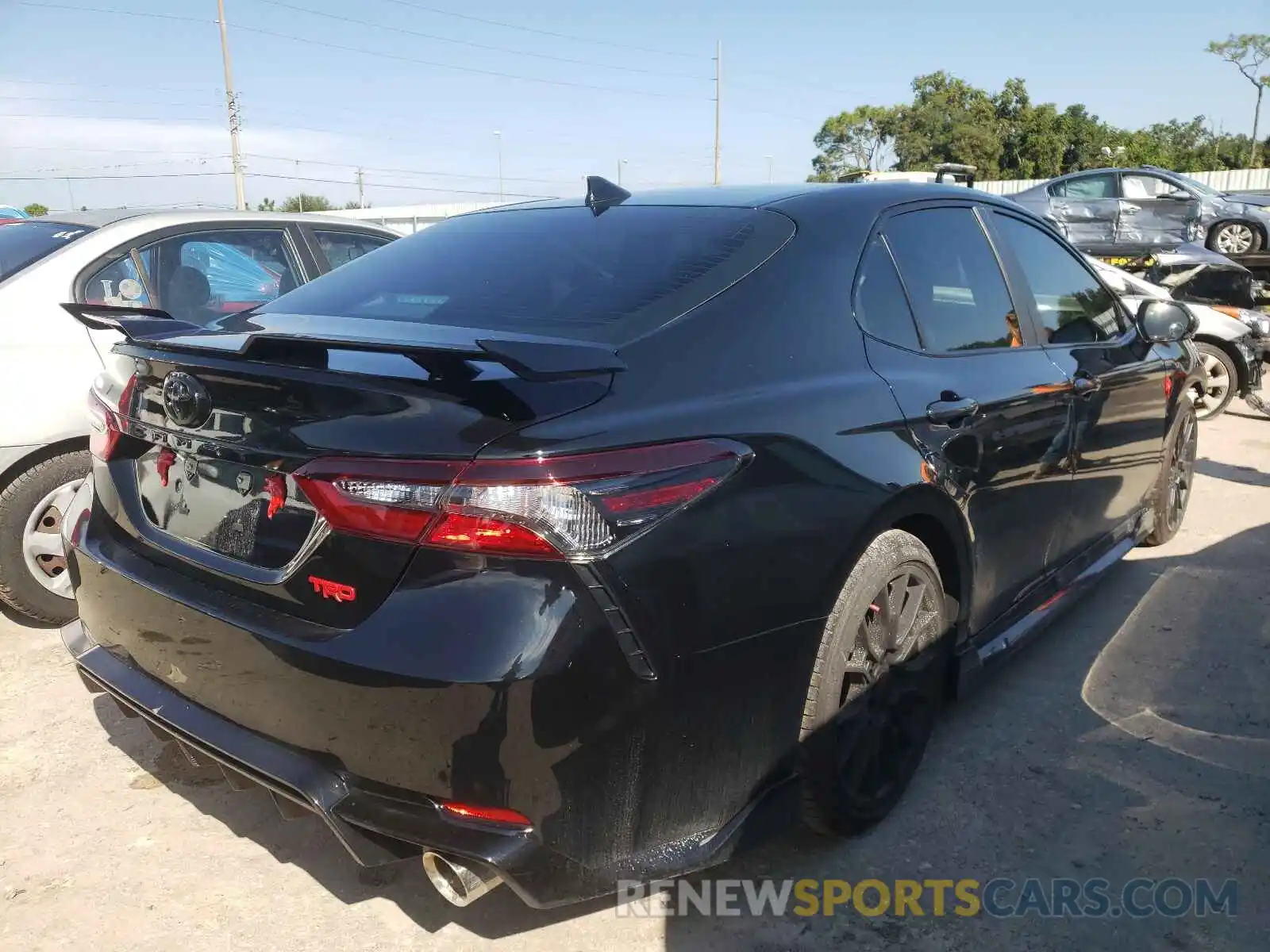 4 Photograph of a damaged car 4T1KZ1AK2MU053460 TOYOTA CAMRY 2021