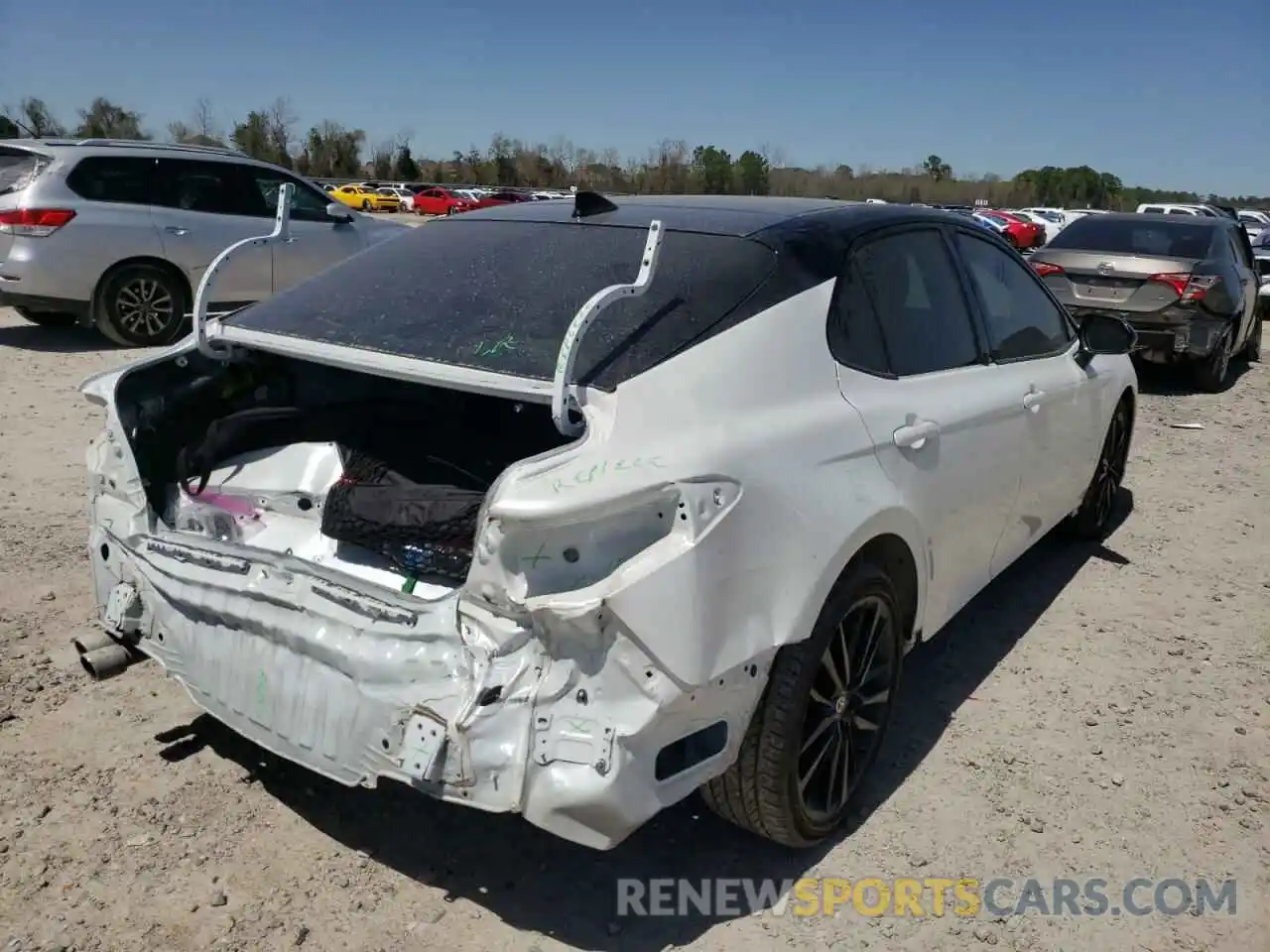 4 Photograph of a damaged car 4T1KZ1AK2MU055693 TOYOTA CAMRY 2021