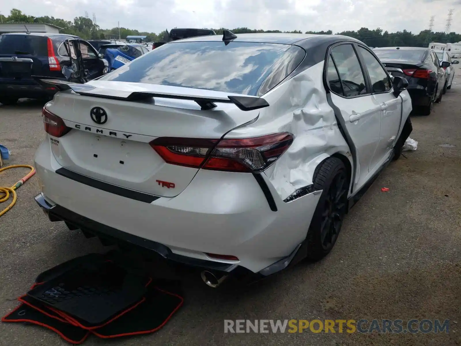 4 Photograph of a damaged car 4T1KZ1AK2MU056312 TOYOTA CAMRY 2021