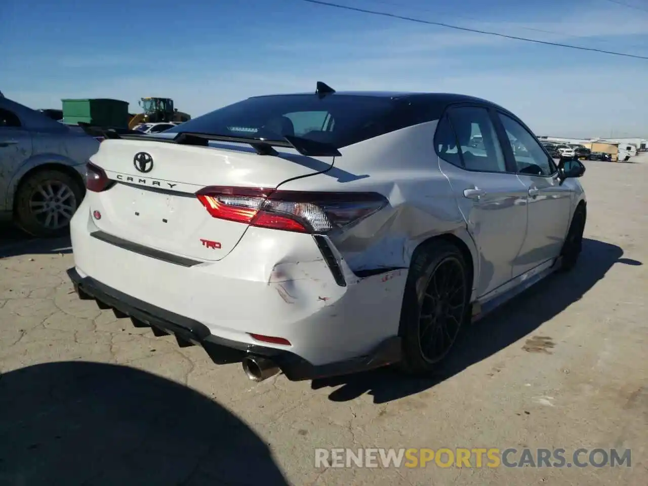 4 Photograph of a damaged car 4T1KZ1AK3MU052334 TOYOTA CAMRY 2021