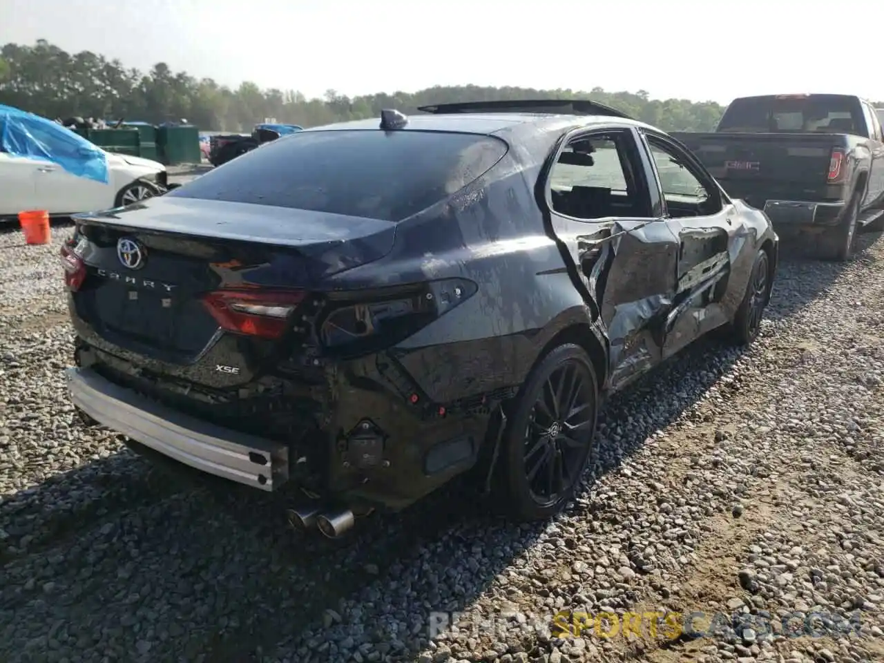 4 Photograph of a damaged car 4T1KZ1AK4MU051032 TOYOTA CAMRY 2021