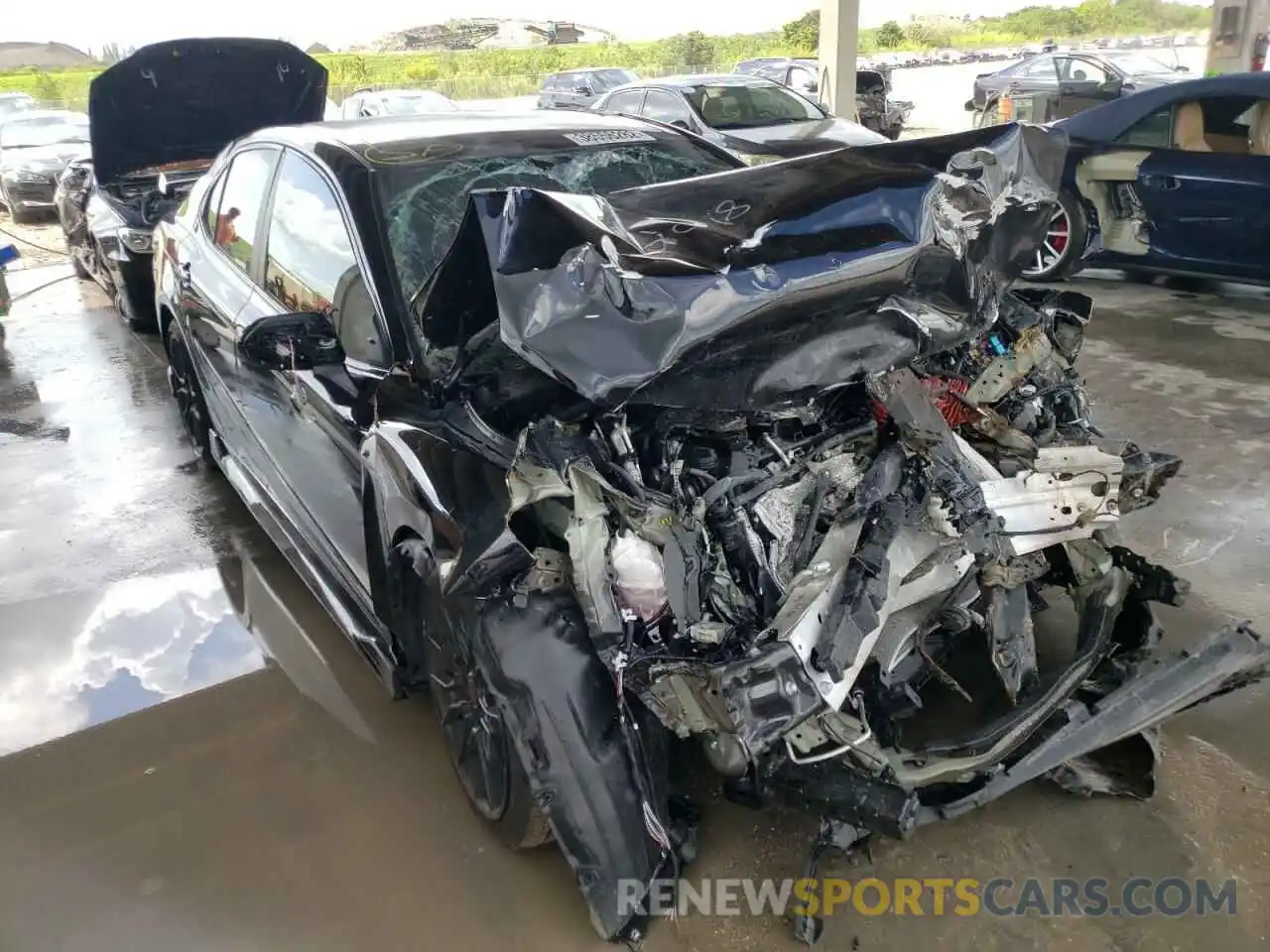 1 Photograph of a damaged car 4T1KZ1AK4MU052018 TOYOTA CAMRY 2021