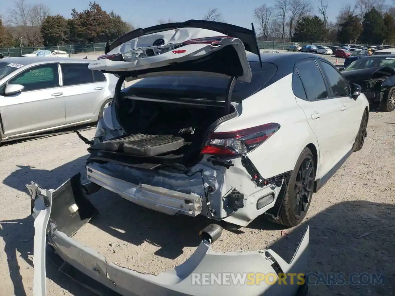 4 Photograph of a damaged car 4T1KZ1AK4MU052391 TOYOTA CAMRY 2021