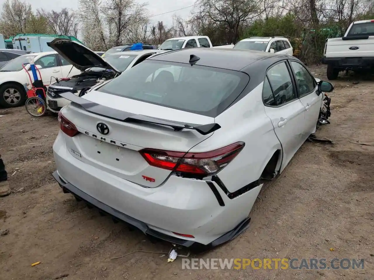 4 Photograph of a damaged car 4T1KZ1AK6MU056670 TOYOTA CAMRY 2021