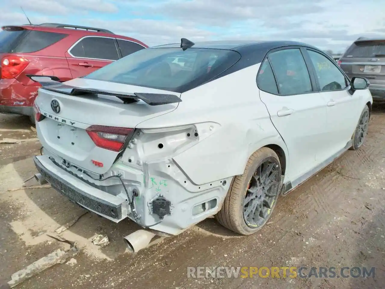 4 Photograph of a damaged car 4T1KZ1AK6MU058824 TOYOTA CAMRY 2021