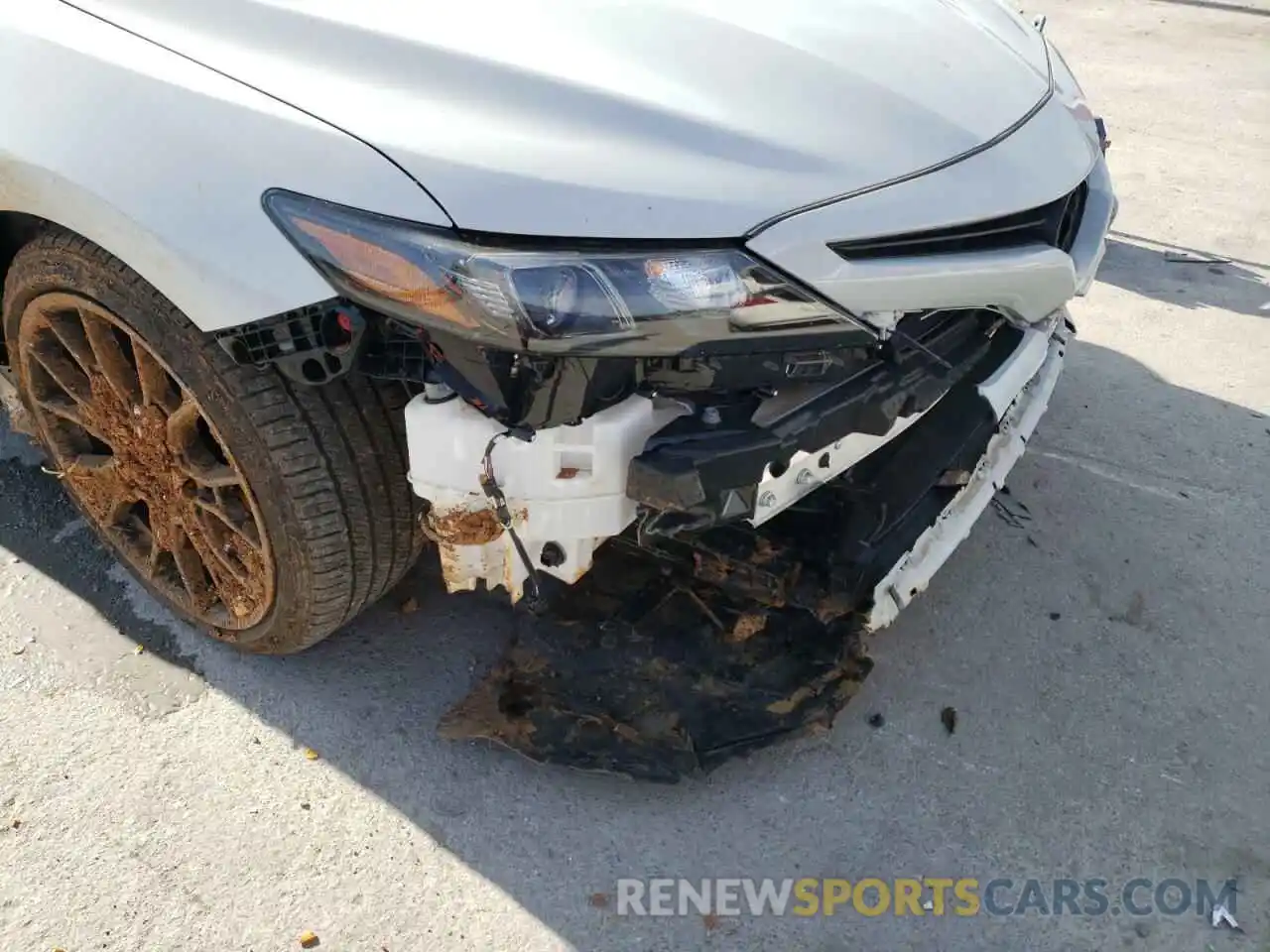 9 Photograph of a damaged car 4T1KZ1AK7MU052451 TOYOTA CAMRY 2021