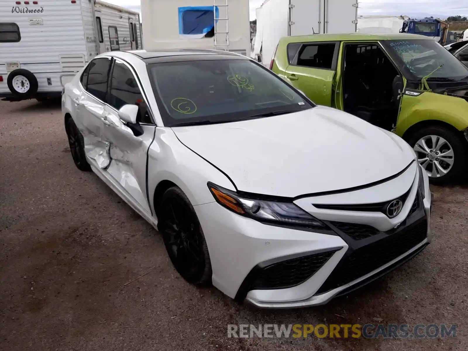 1 Photograph of a damaged car 4T1KZ1AK7MU056810 TOYOTA CAMRY 2021