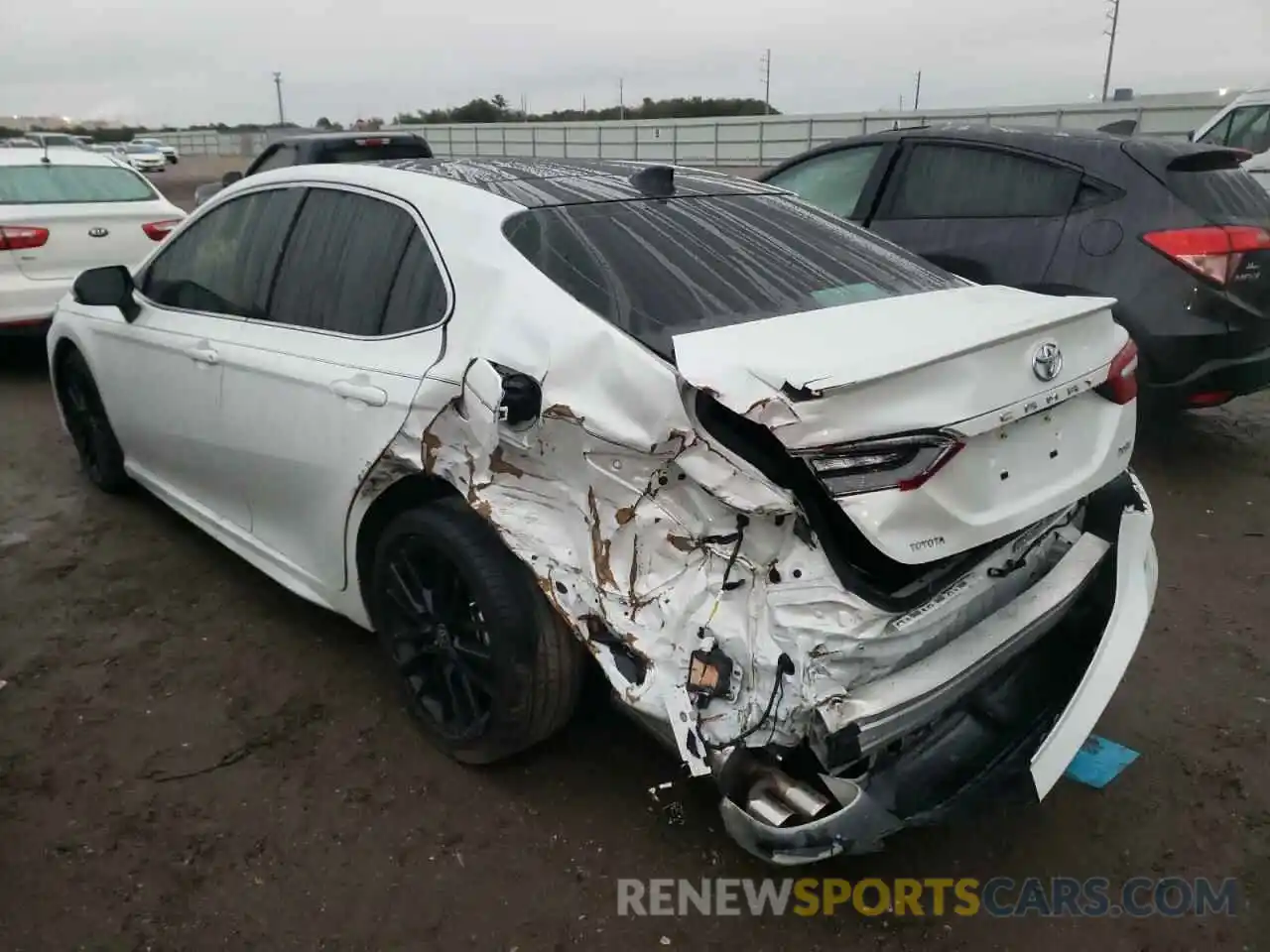 3 Photograph of a damaged car 4T1KZ1AK8MU050725 TOYOTA CAMRY 2021