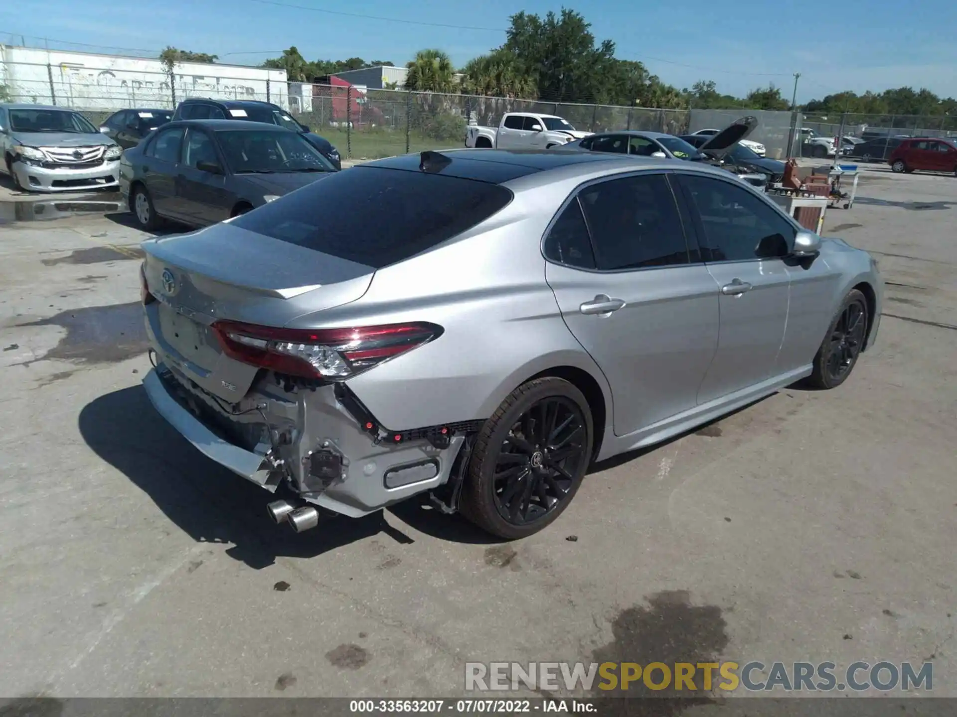 4 Photograph of a damaged car 4T1KZ1AK8MU052121 TOYOTA CAMRY 2021