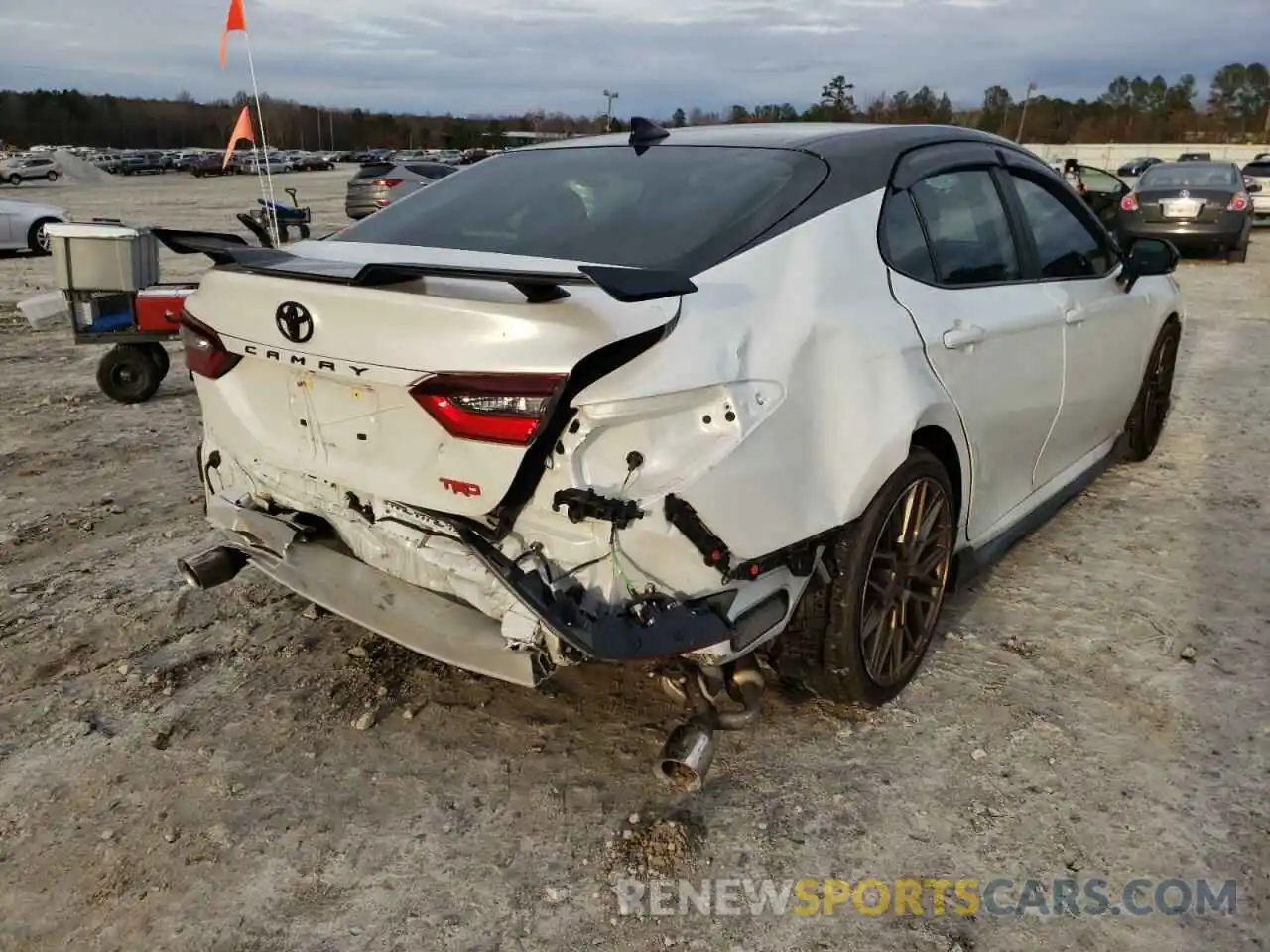 4 Photograph of a damaged car 4T1KZ1AK8MU053155 TOYOTA CAMRY 2021