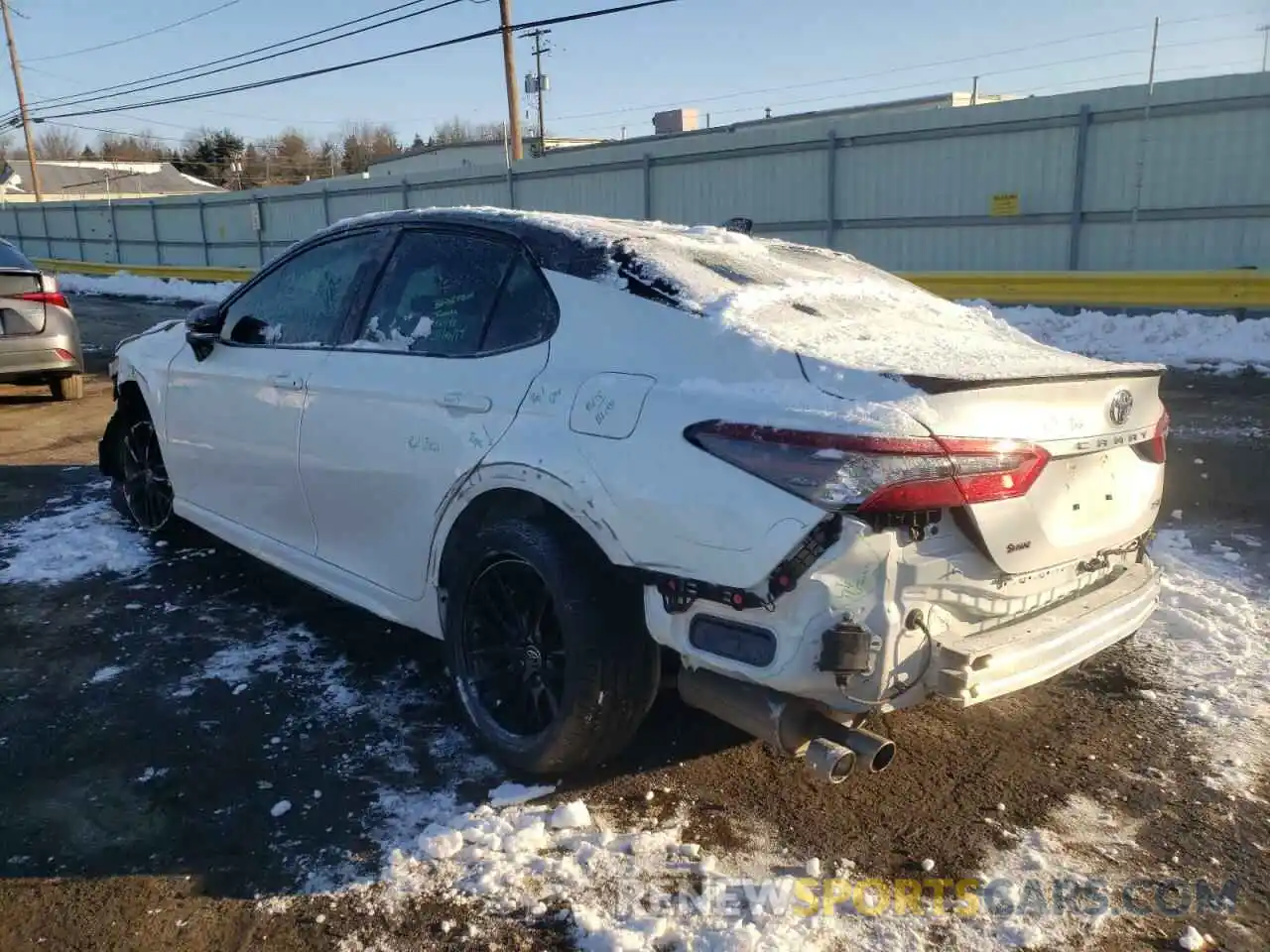 3 Photograph of a damaged car 4T1KZ1AKXMU048930 TOYOTA CAMRY 2021