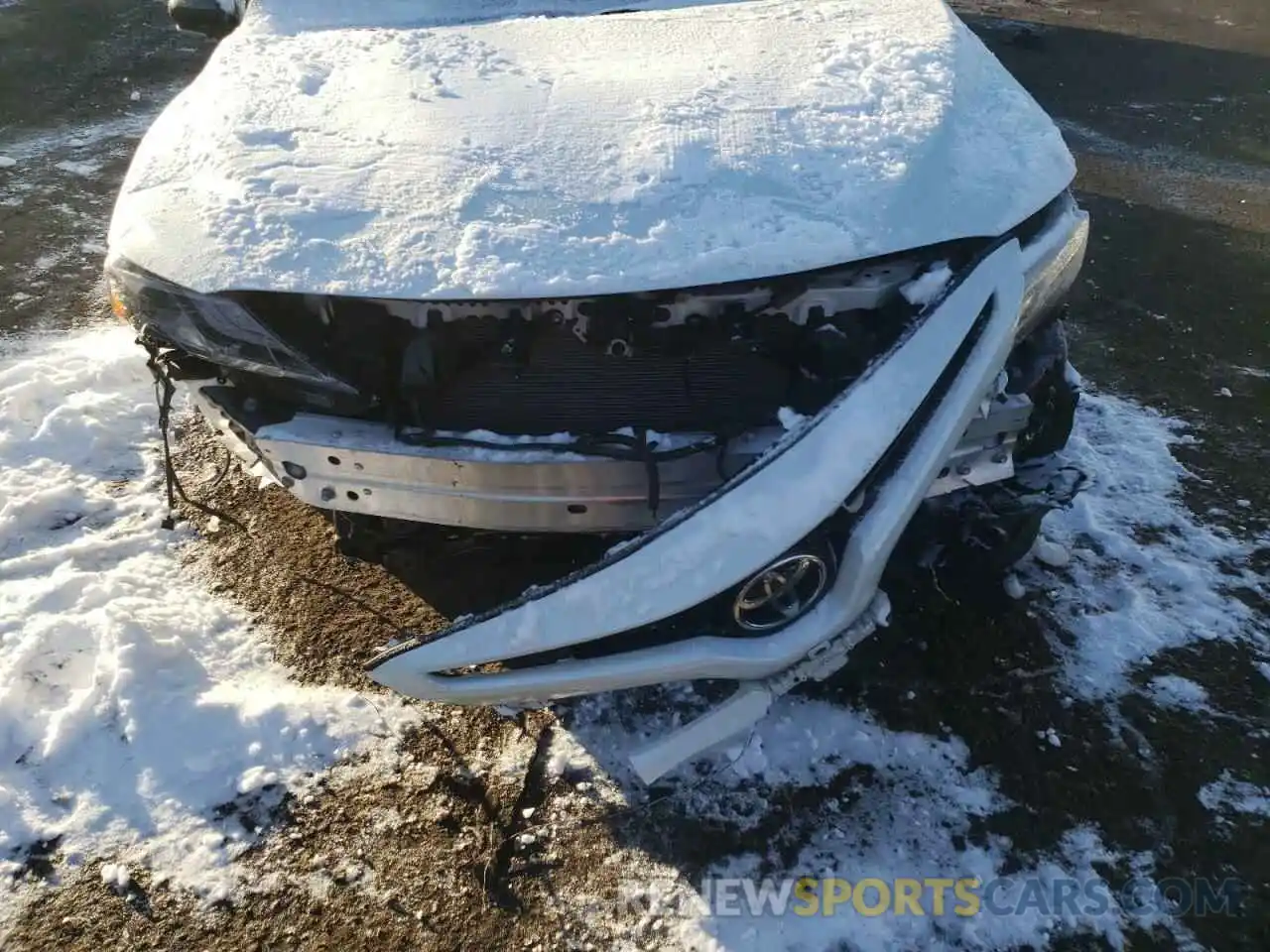 9 Photograph of a damaged car 4T1KZ1AKXMU048930 TOYOTA CAMRY 2021