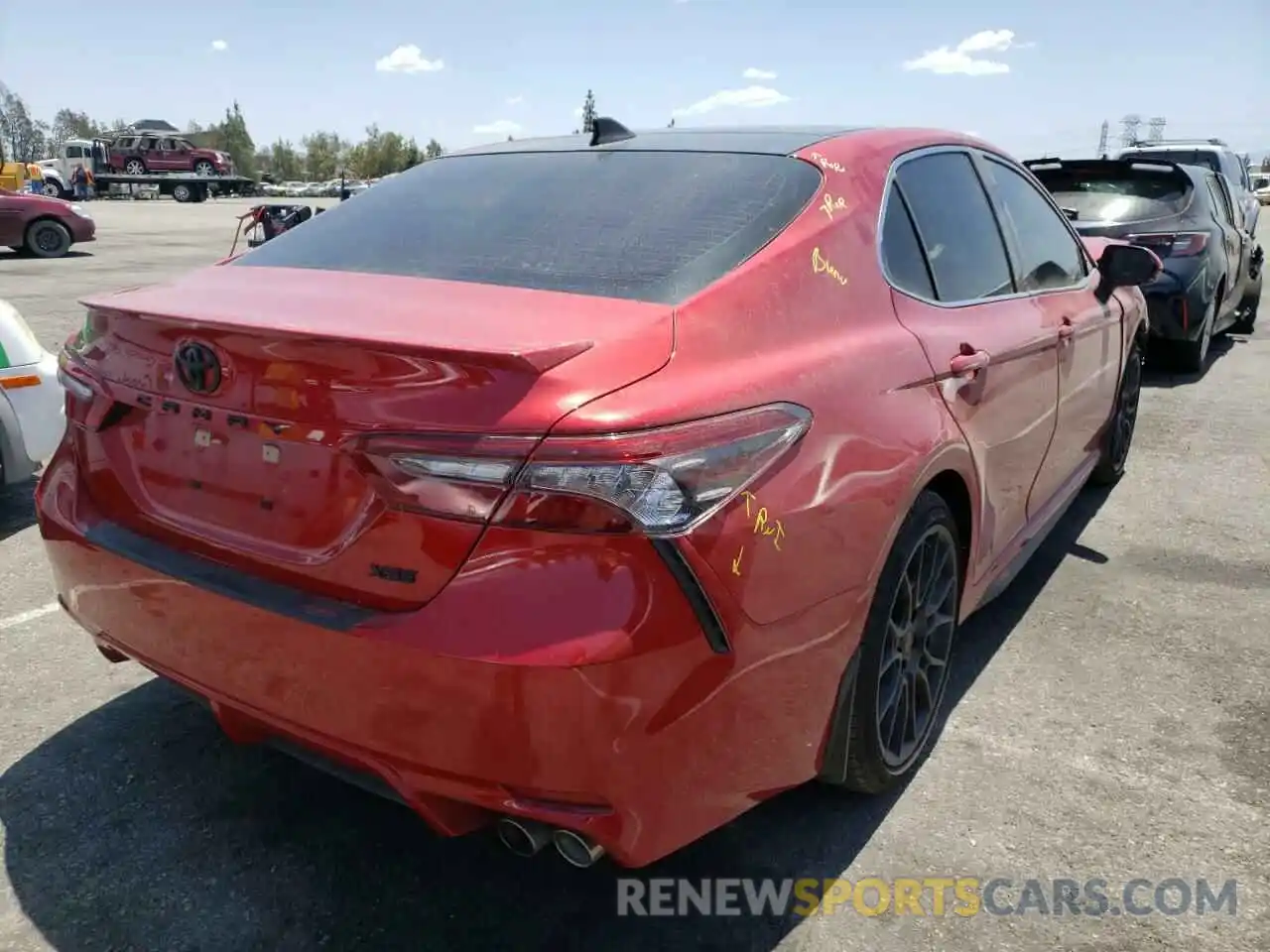 4 Photograph of a damaged car 4T1KZ1AKXMU054677 TOYOTA CAMRY 2021