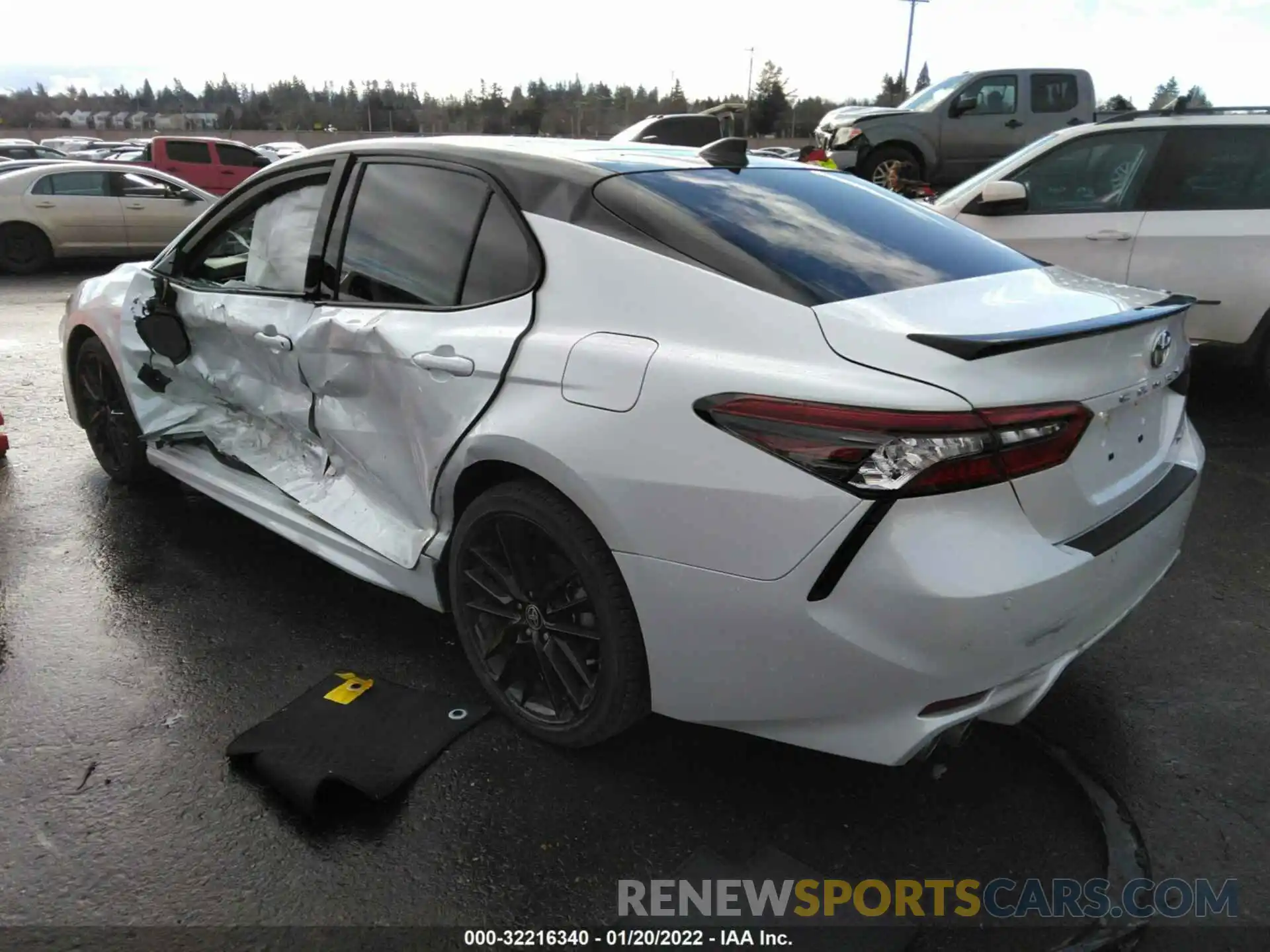 3 Photograph of a damaged car 4T1KZ1AKXMU054839 TOYOTA CAMRY 2021