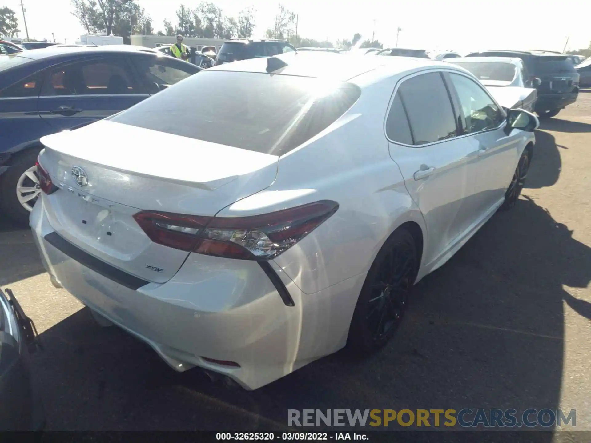 4 Photograph of a damaged car 4T1KZ1AKXMU059166 TOYOTA CAMRY 2021