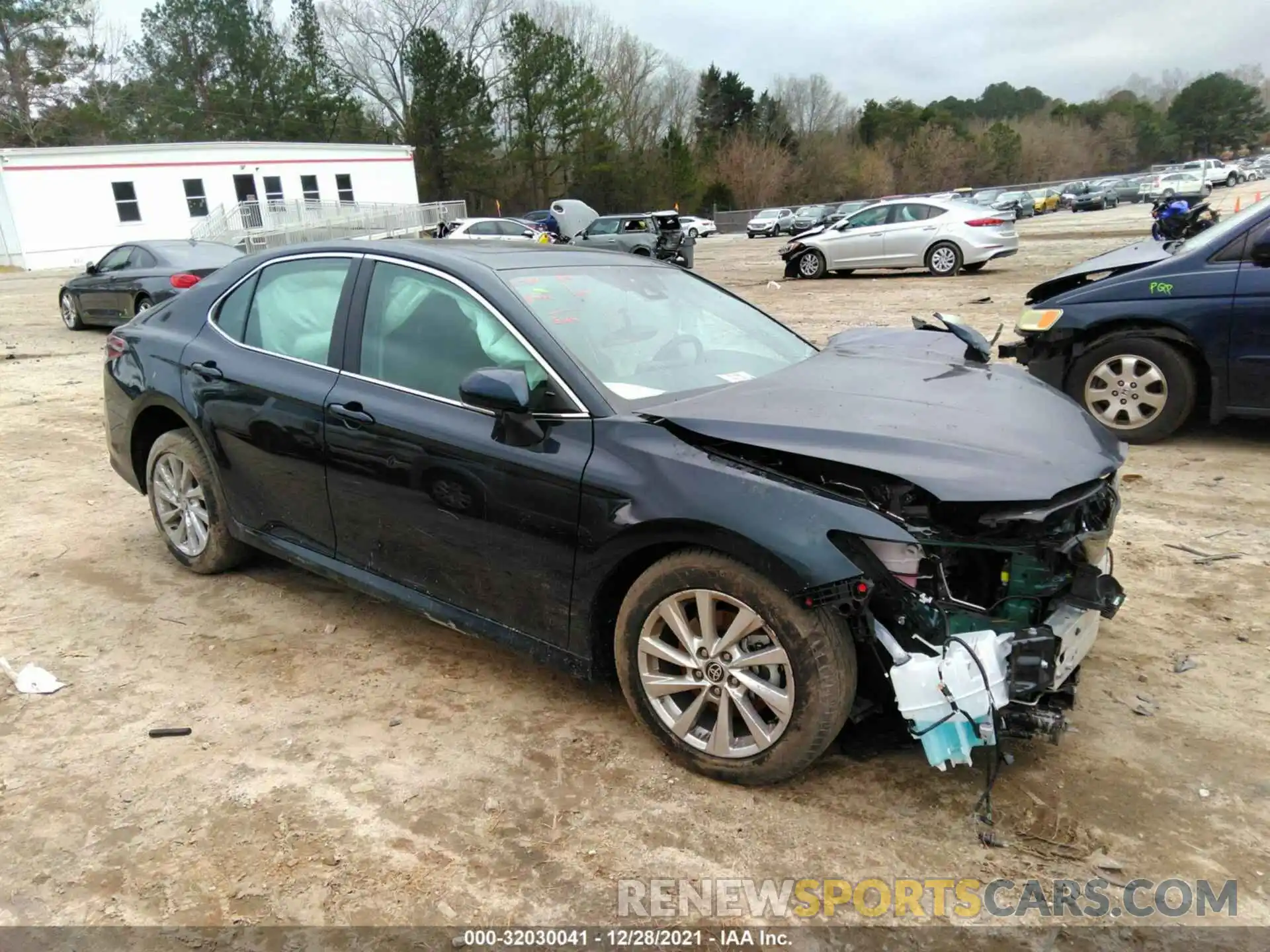 1 Photograph of a damaged car 4T1R11AK0MU435606 TOYOTA CAMRY 2021