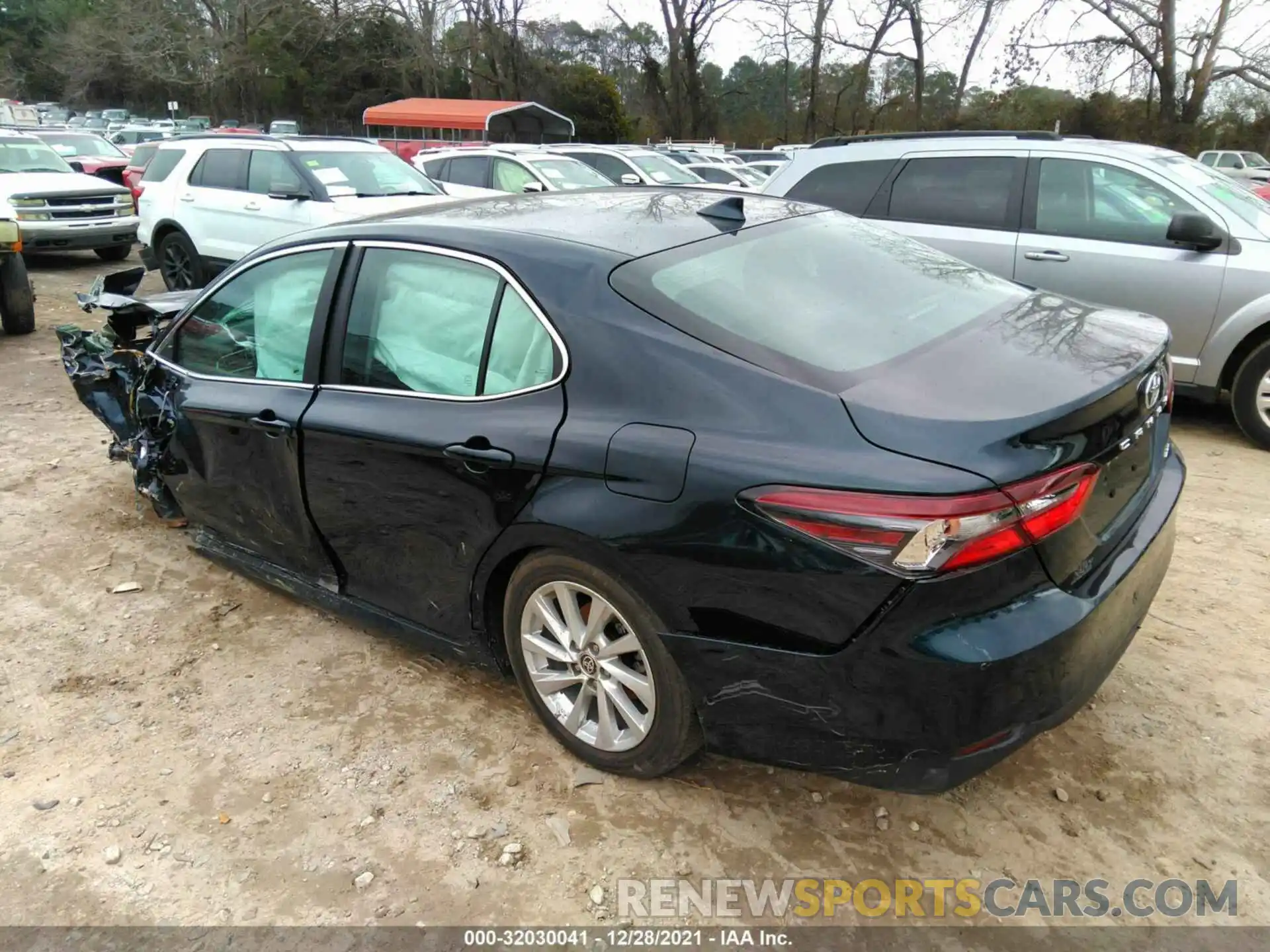 3 Photograph of a damaged car 4T1R11AK0MU435606 TOYOTA CAMRY 2021