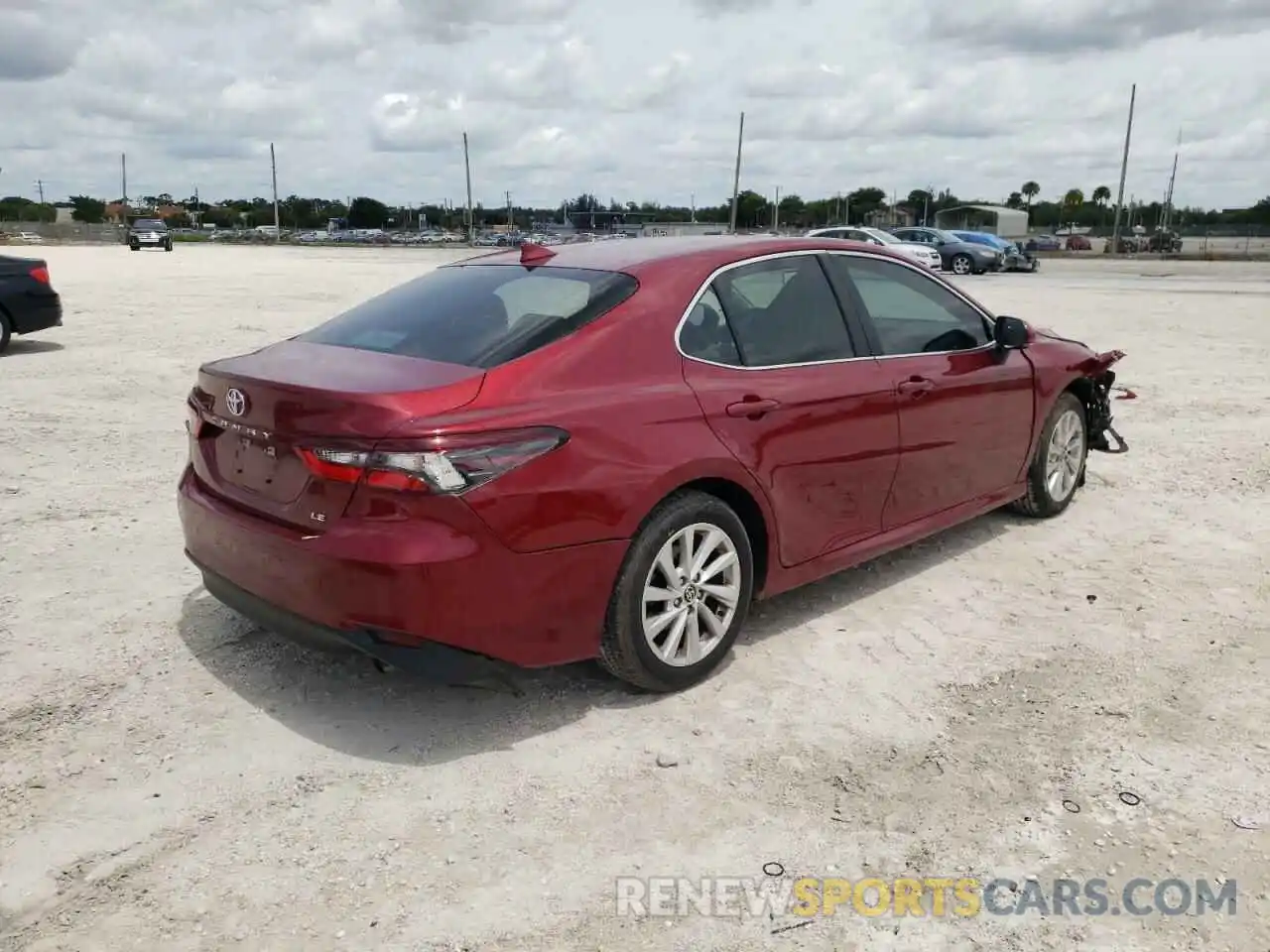 4 Photograph of a damaged car 4T1R11AK1MU572764 TOYOTA CAMRY 2021